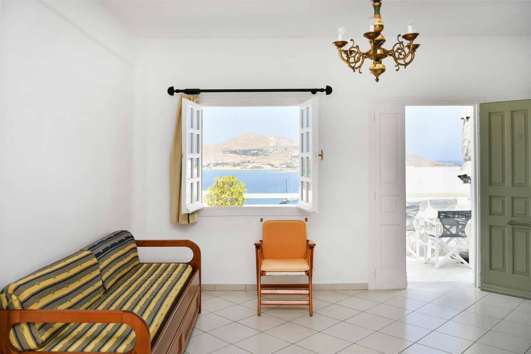 Three-Bedroom Apartment (6 Adults) - Photo 25