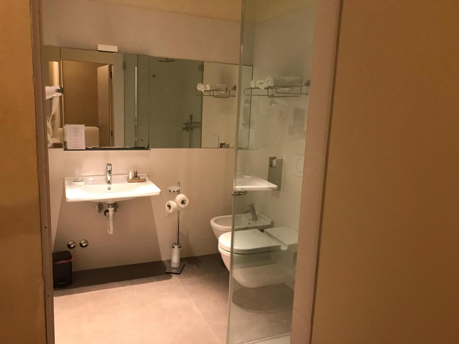 Double Room - Photo 5