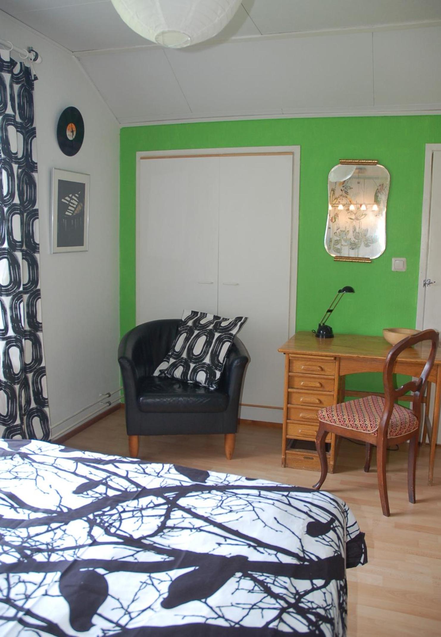 Single Room with Shared Bathroom photo 2