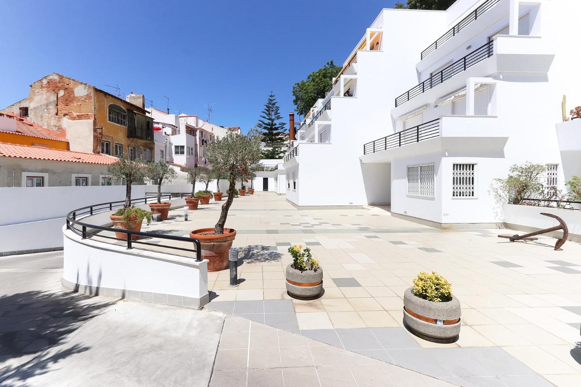Apartment with Terrace - Photo 49