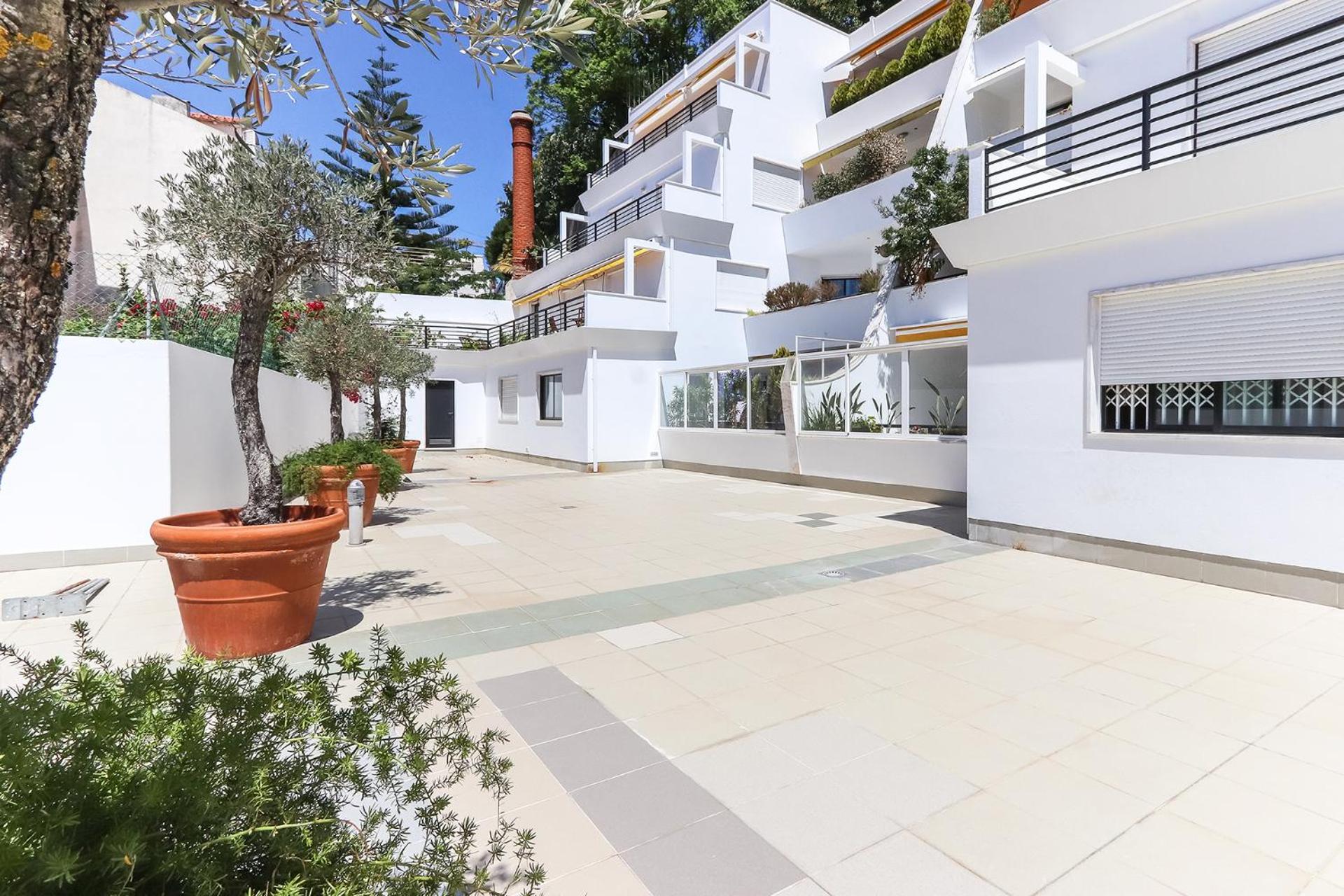 Apartment with Terrace - Photo 51