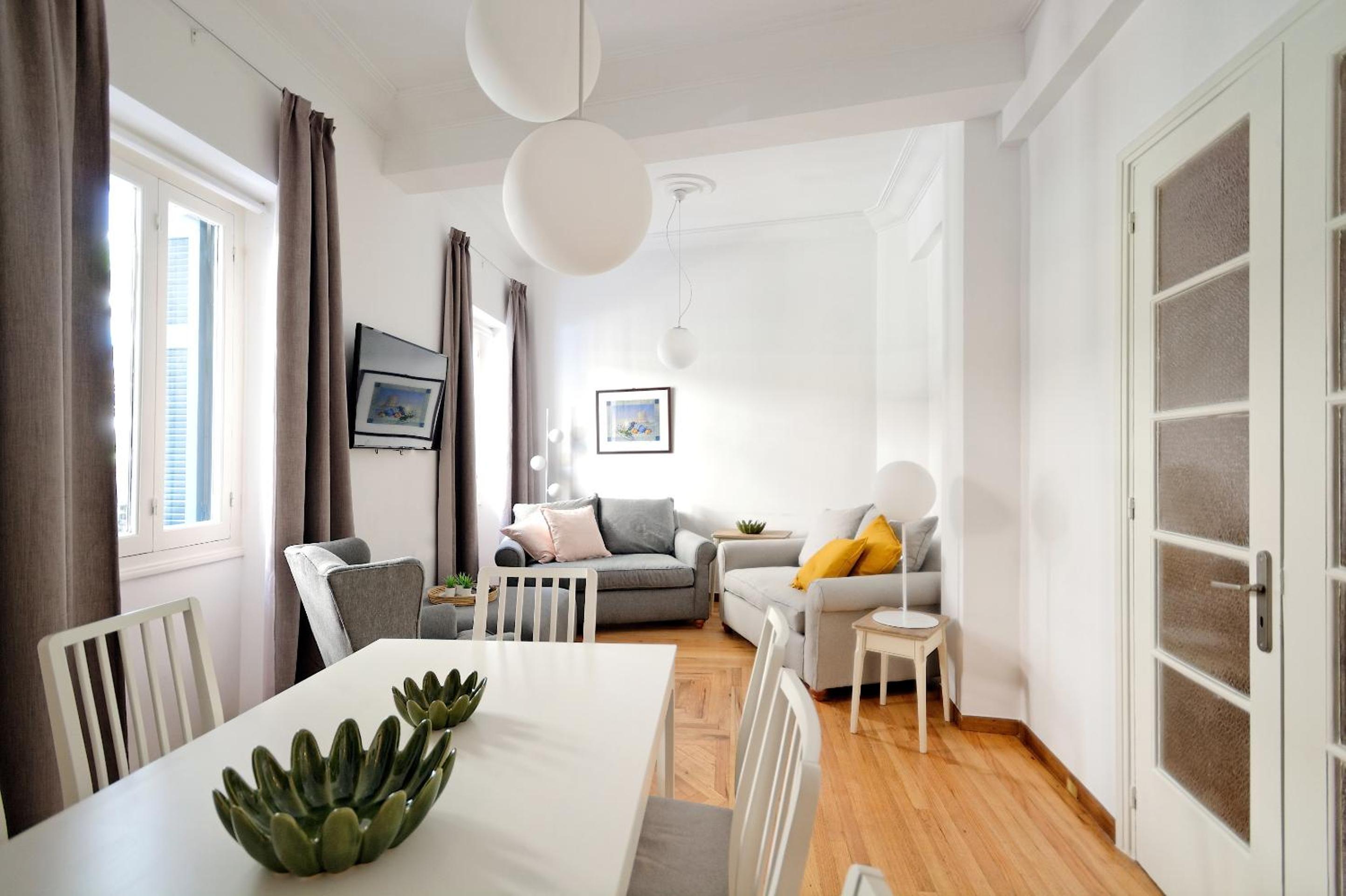 Deluxe Apartment
