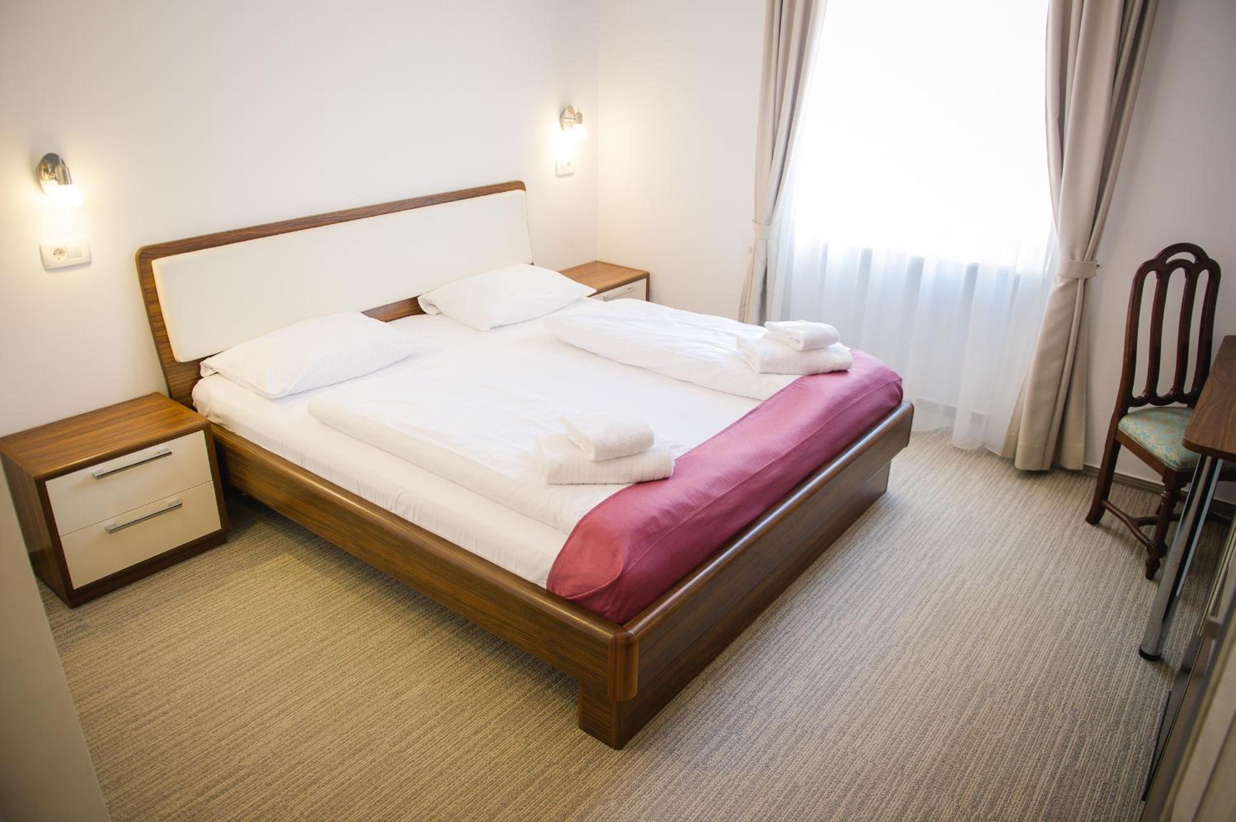 Standard Double Room - Photo 1
