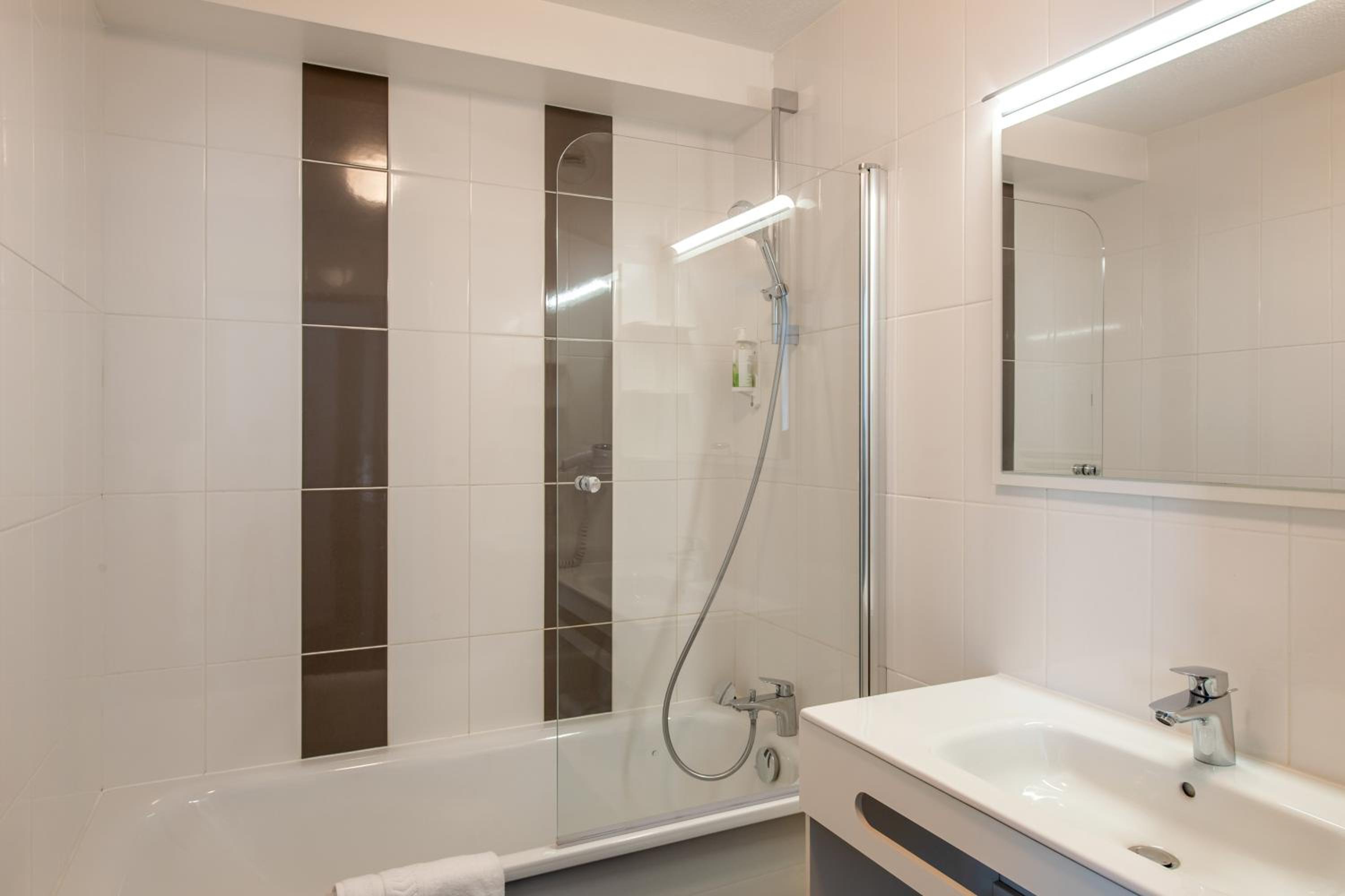 Apartment (4 Adults) - Photo 4