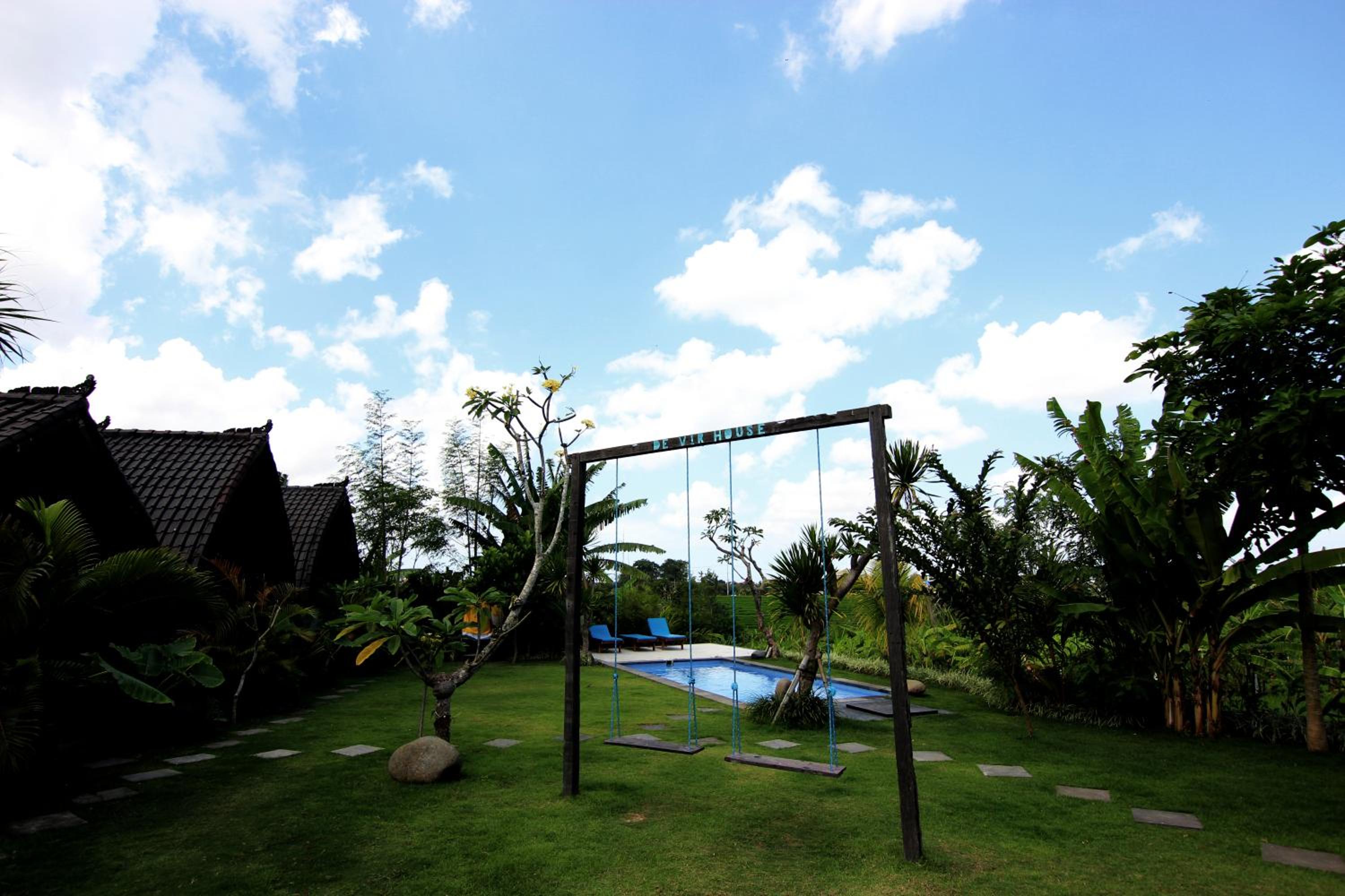 Double Room with Pool View - Photo 2