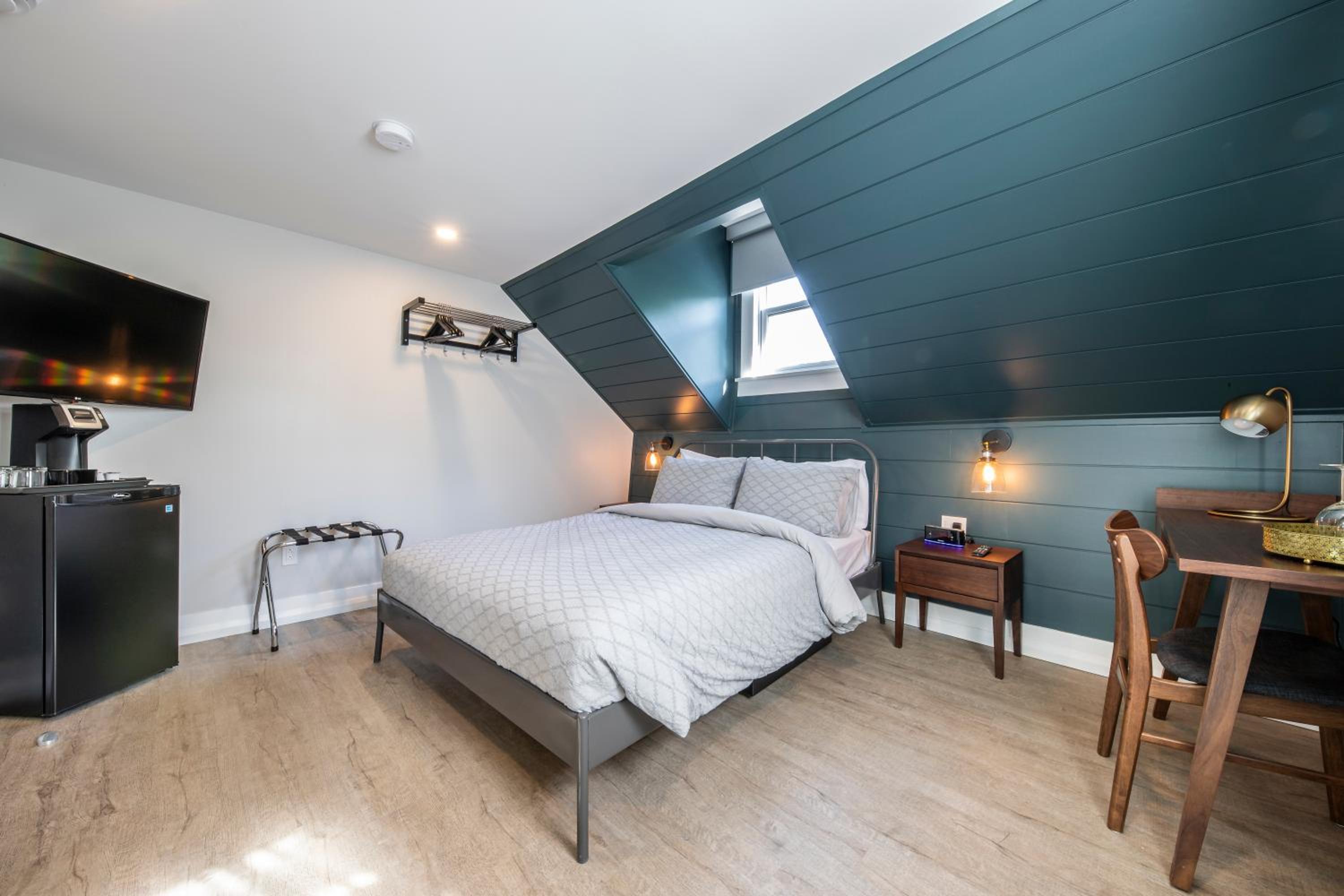 Standard Queen Room - Photo 1