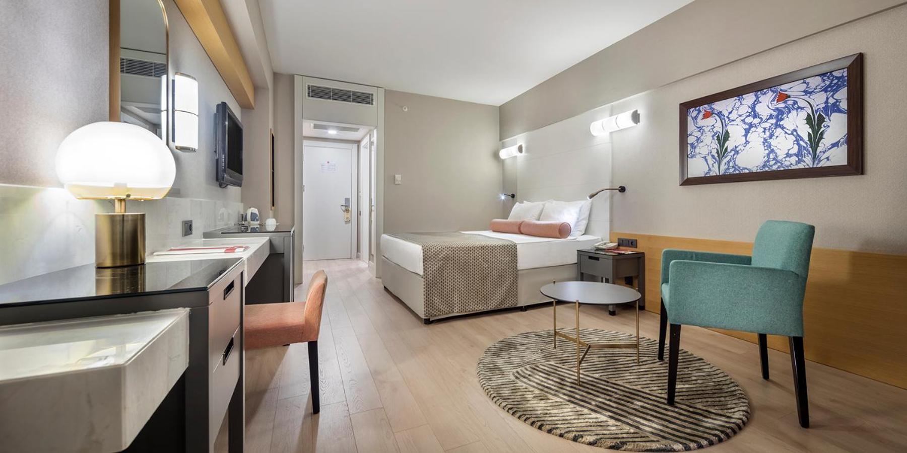Standard Double or Twin Room with Sea View photo 3