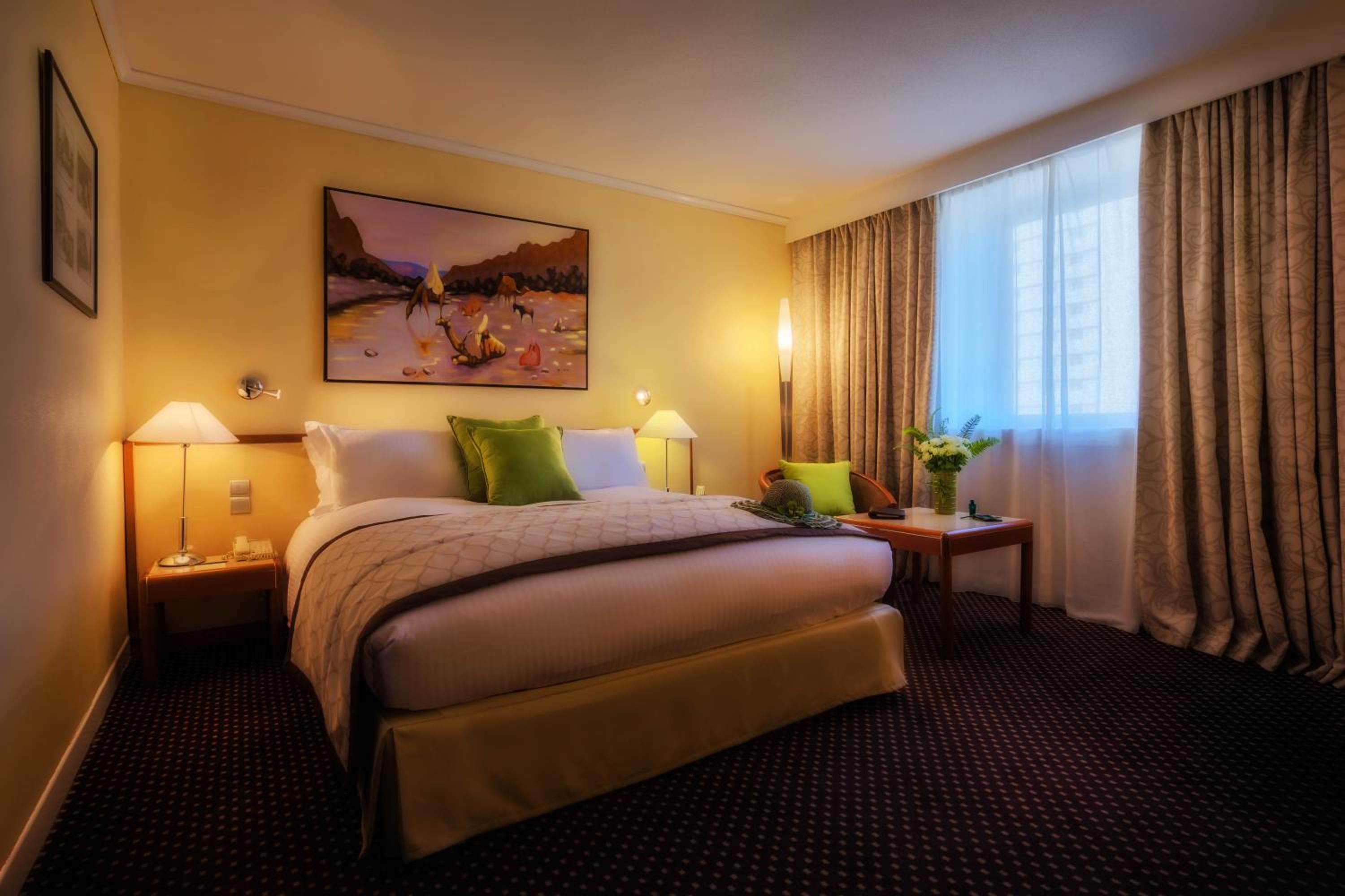 Luxury King Room with Garden View - Photo 13