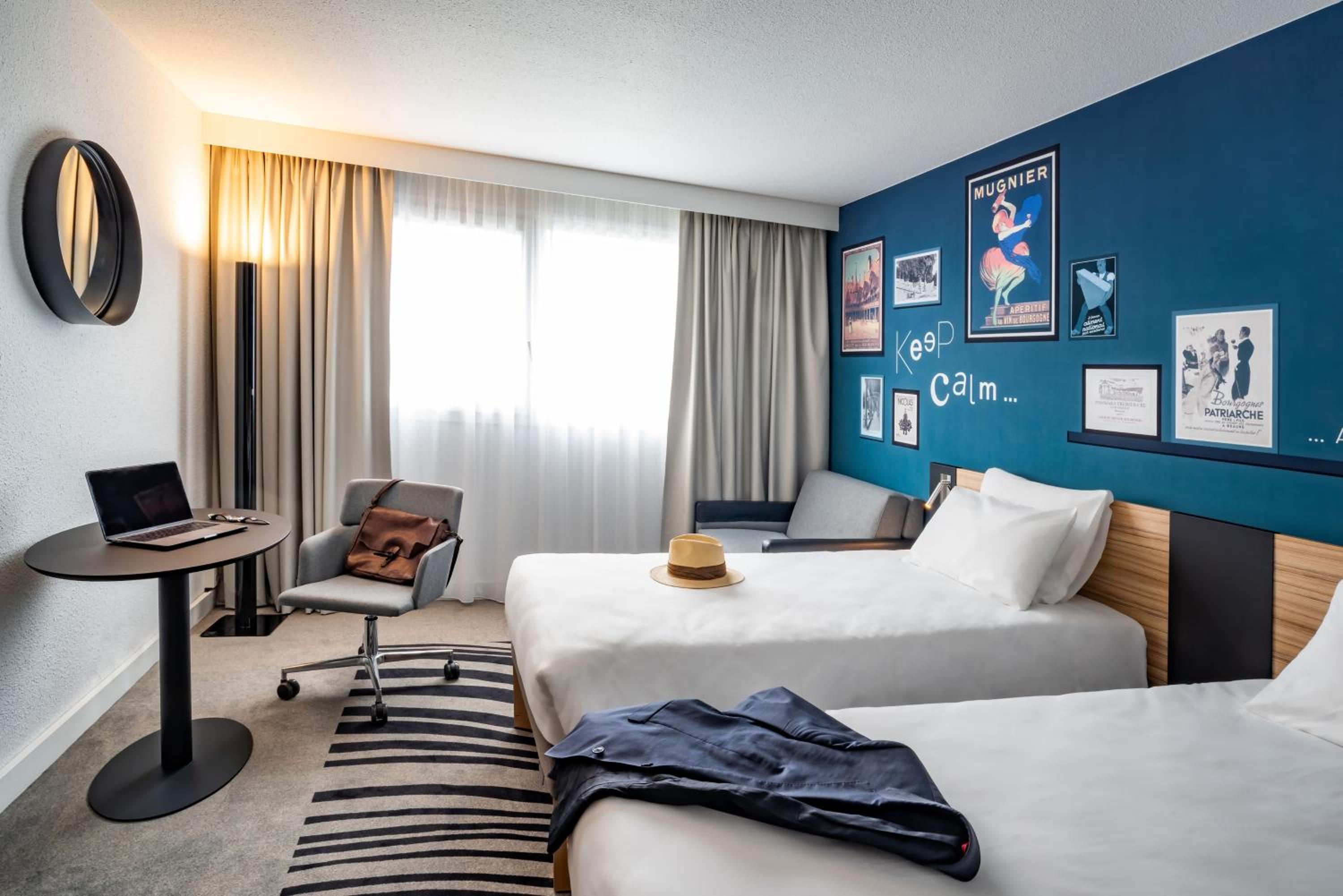 Classic Room with Two Single Beds and Sofa Bed  - Photo 1