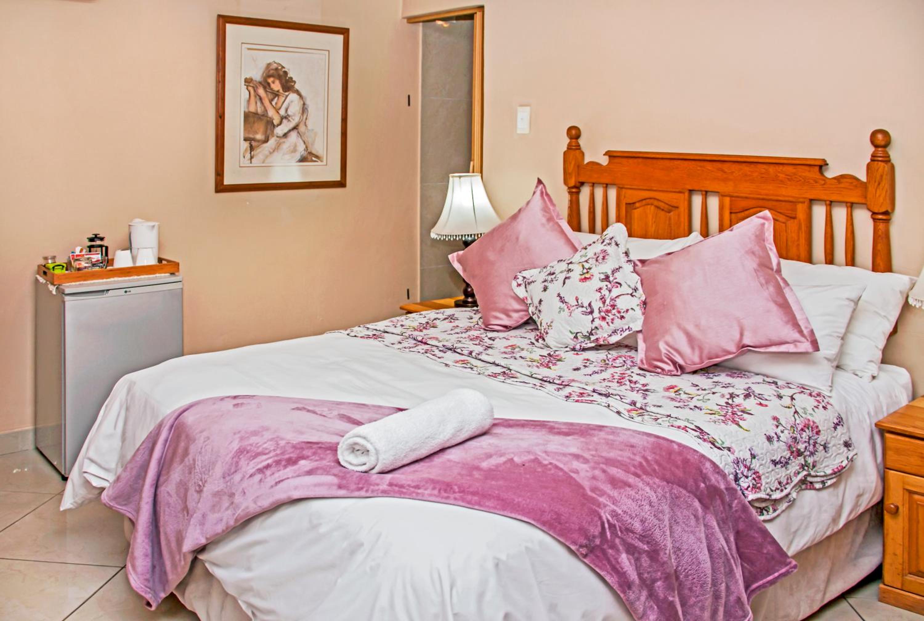 Double Room - Photo 9