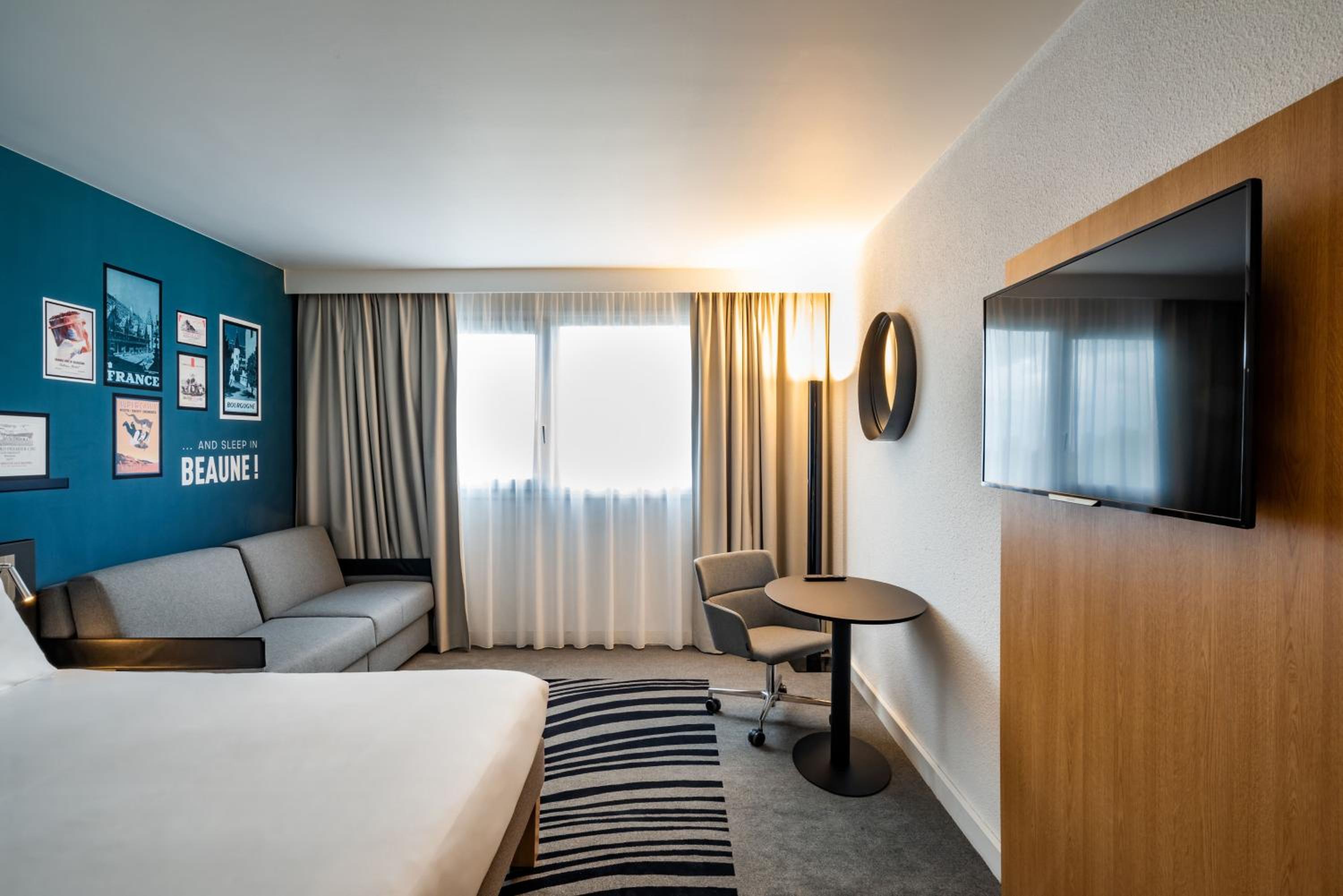 Executive Room with Sofa Bed - Photo 3