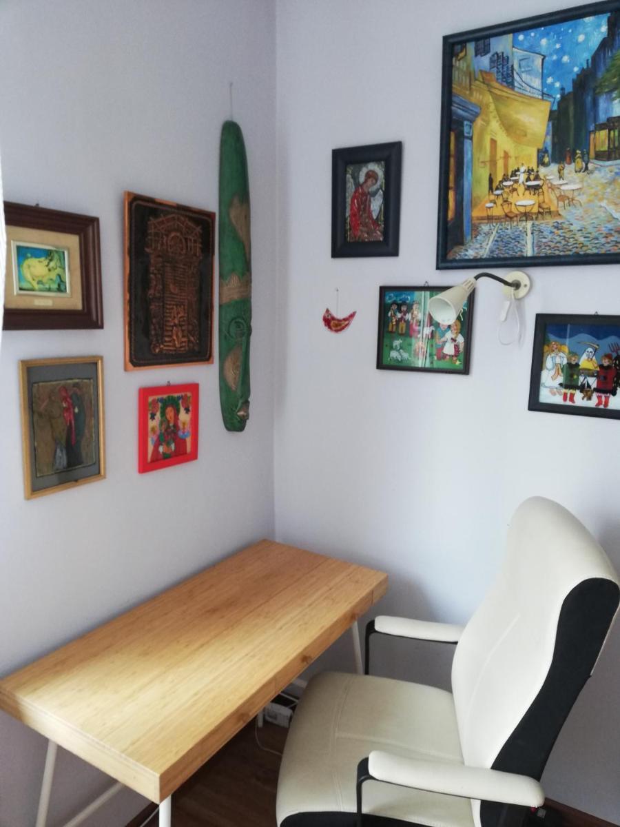 Two-Bedroom Apartment - Photo 3