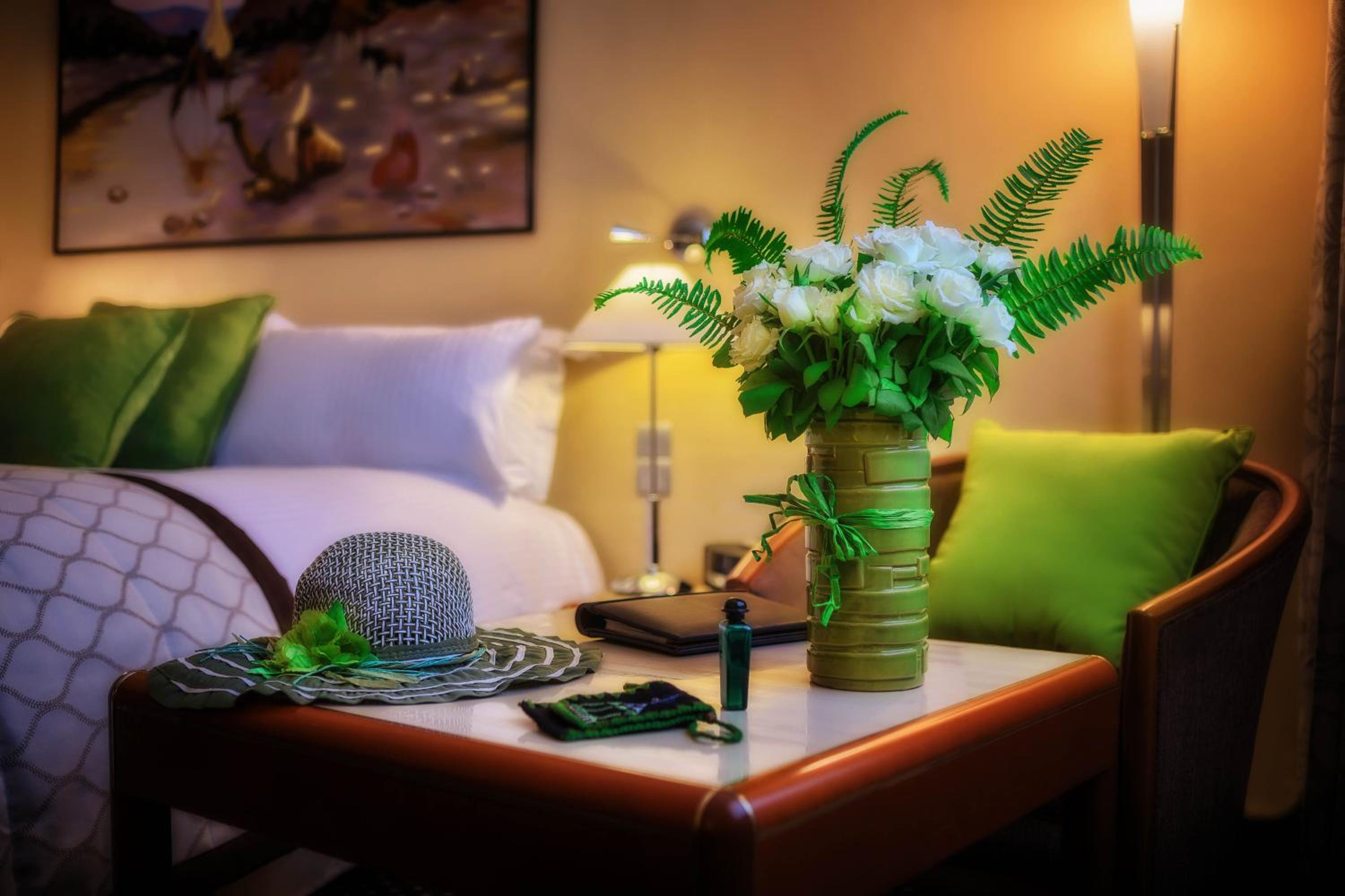 Junior King Suite with Garden or City View - Photo 15