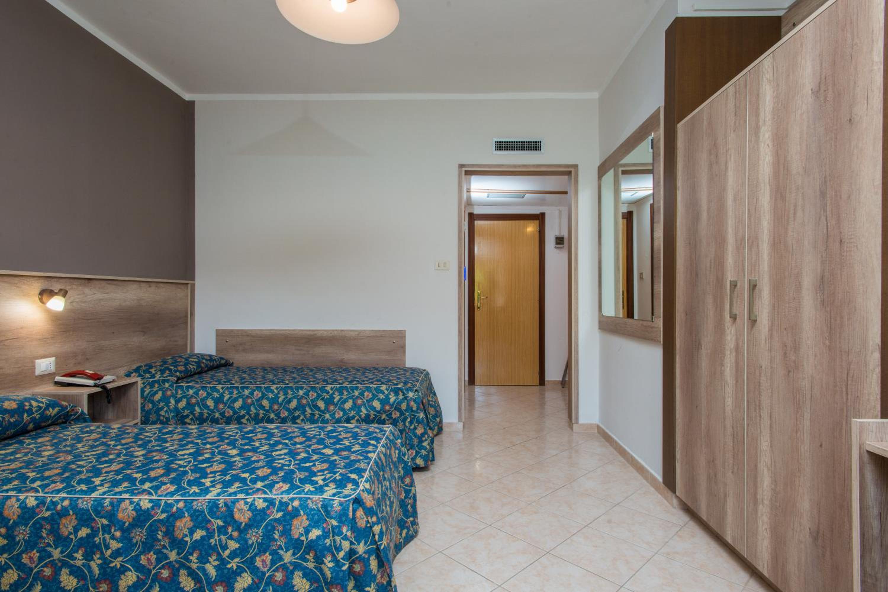 Triple Room photo 3