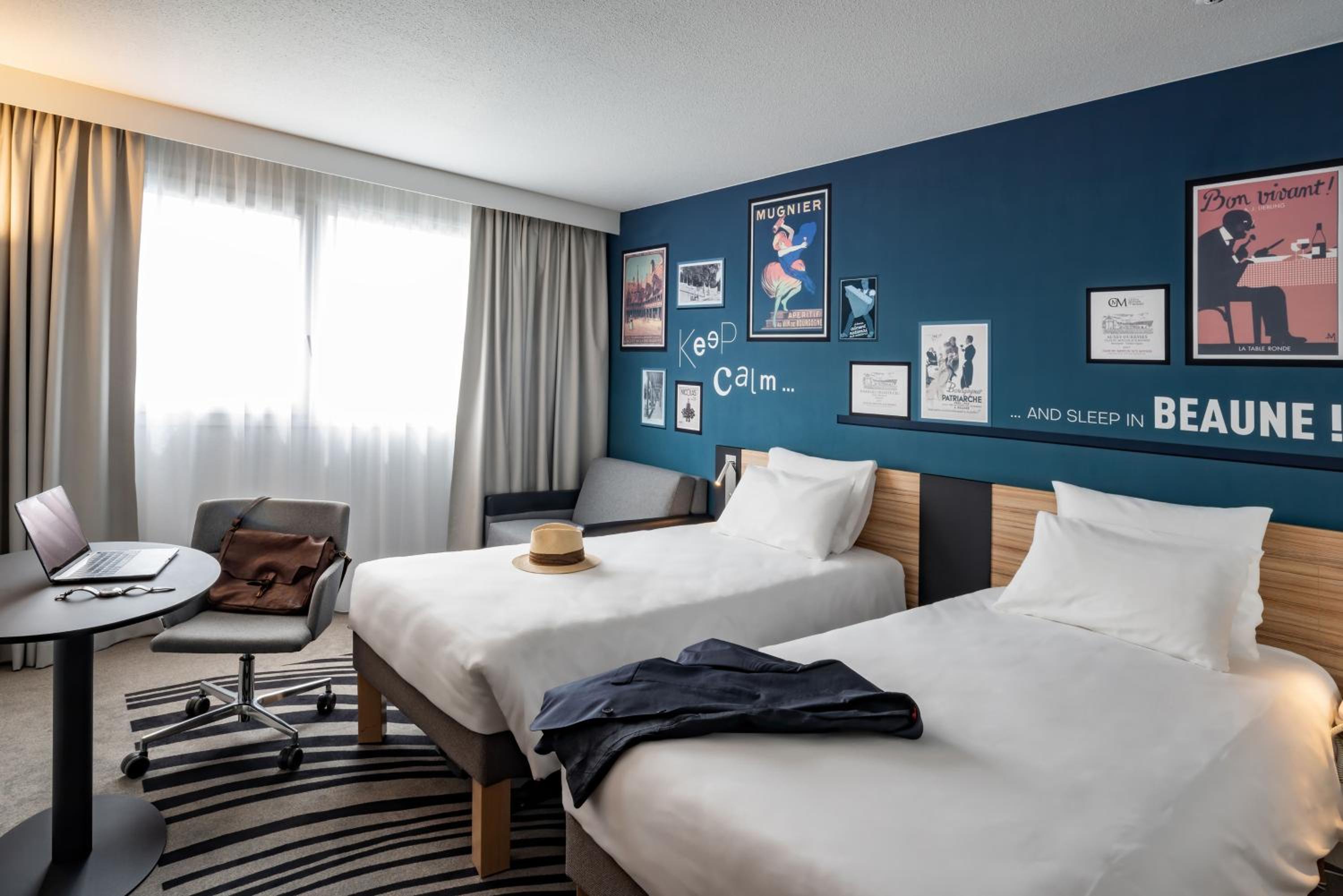 Classic Room with Two Single Beds and Sofa Bed  - Photo 2