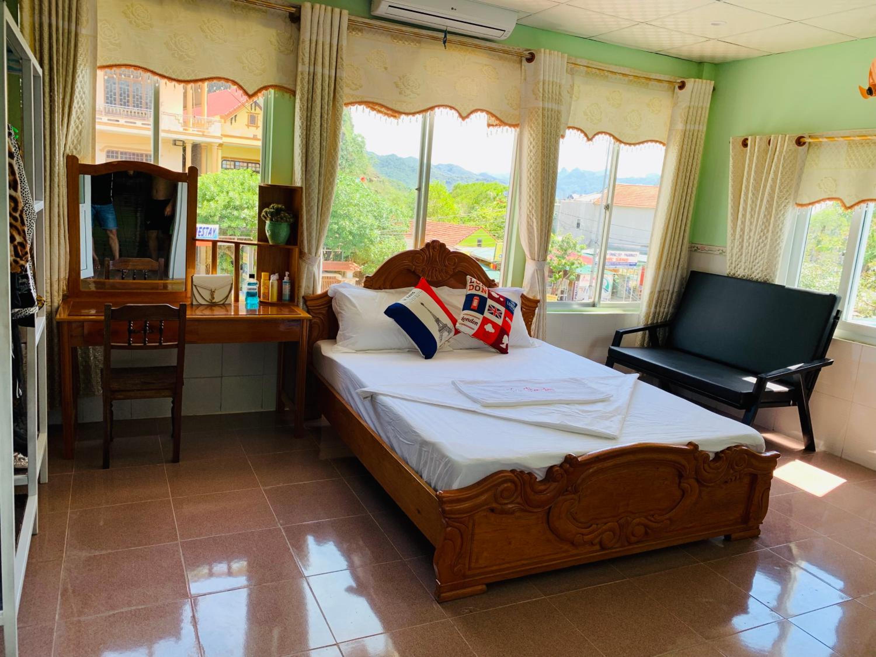 Double Room with Mountain View