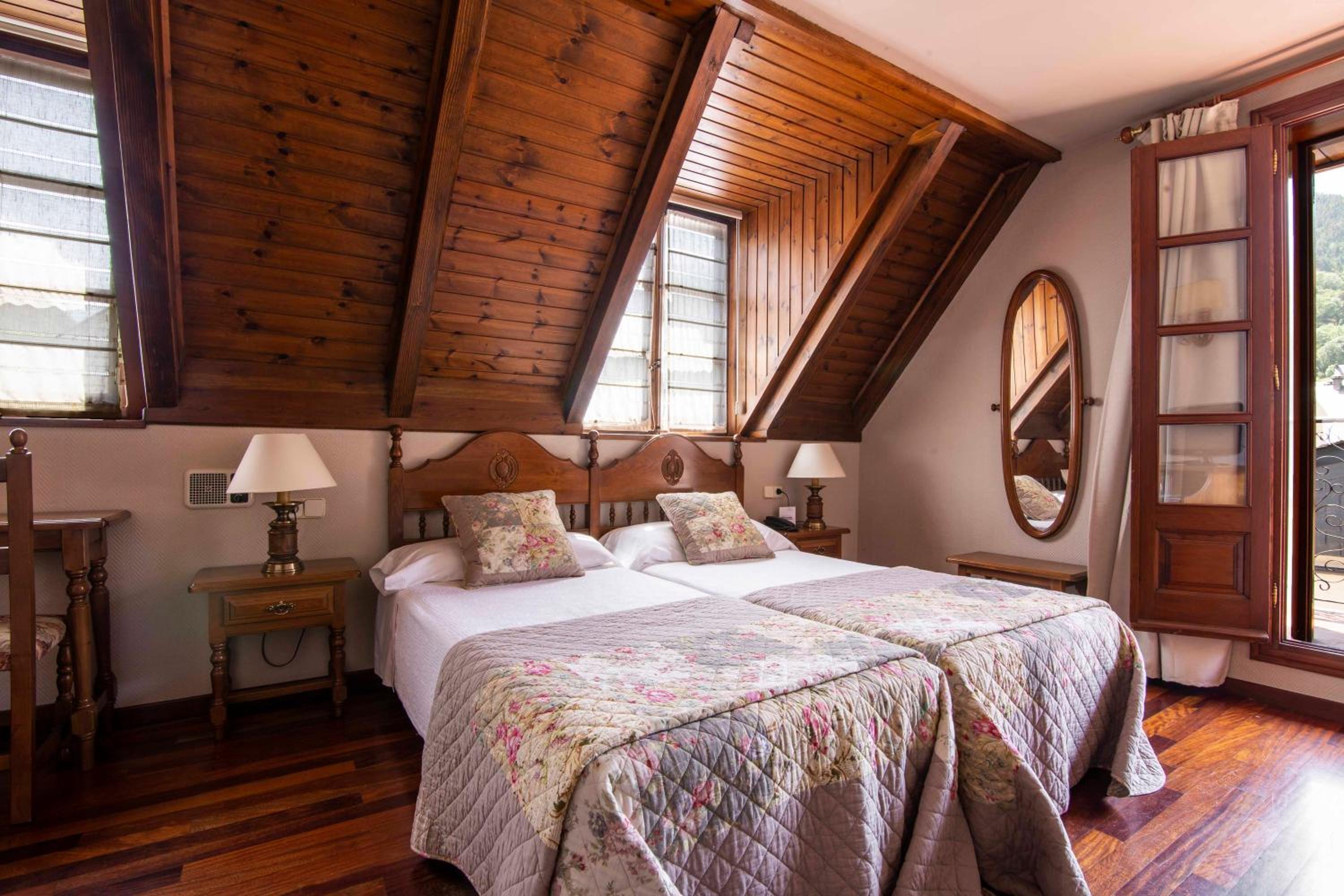 Double or Twin Room photo 3