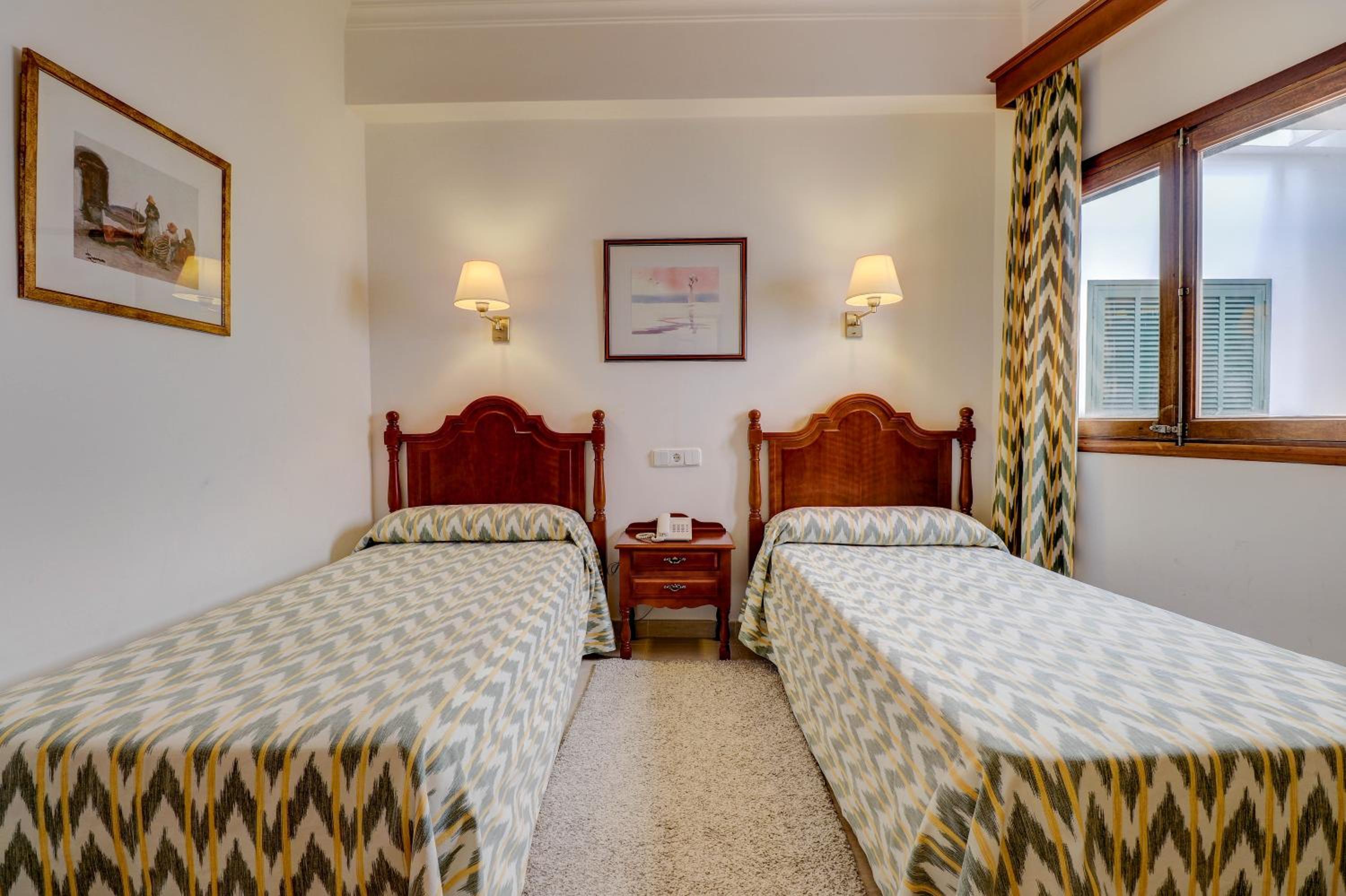 Standard Double Room - Photo 1