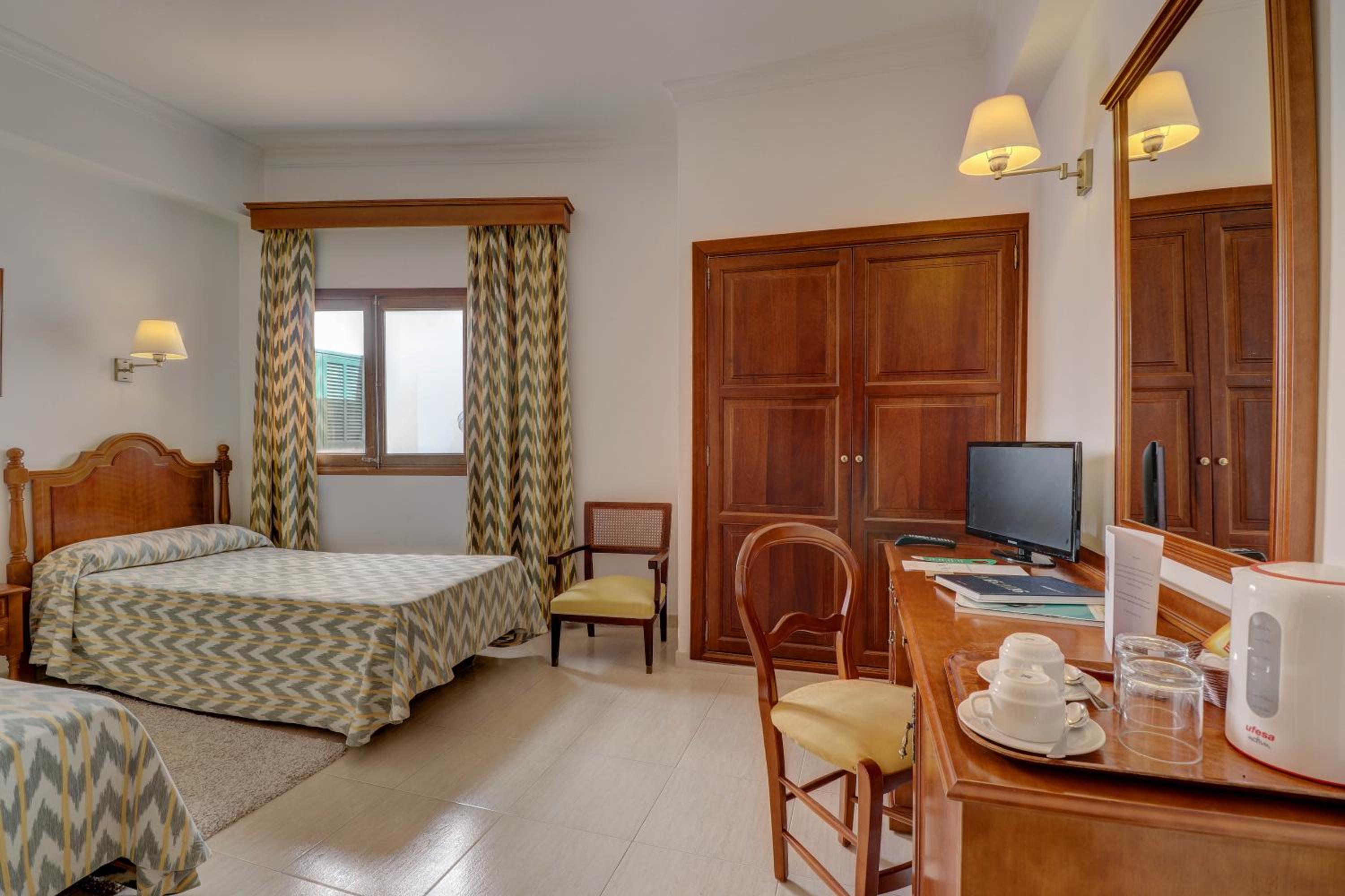 Standard Double Room - Photo 6