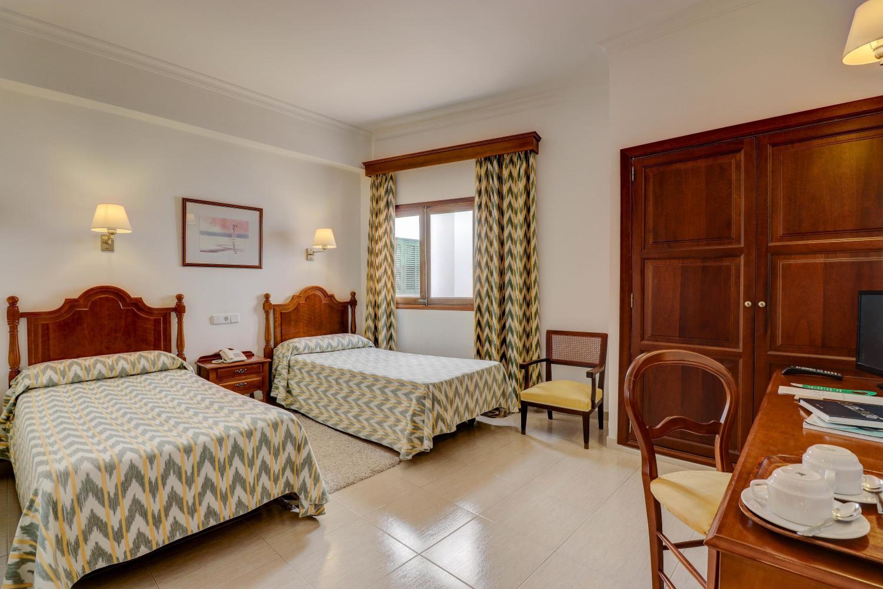 Standard Double Room - Photo 3