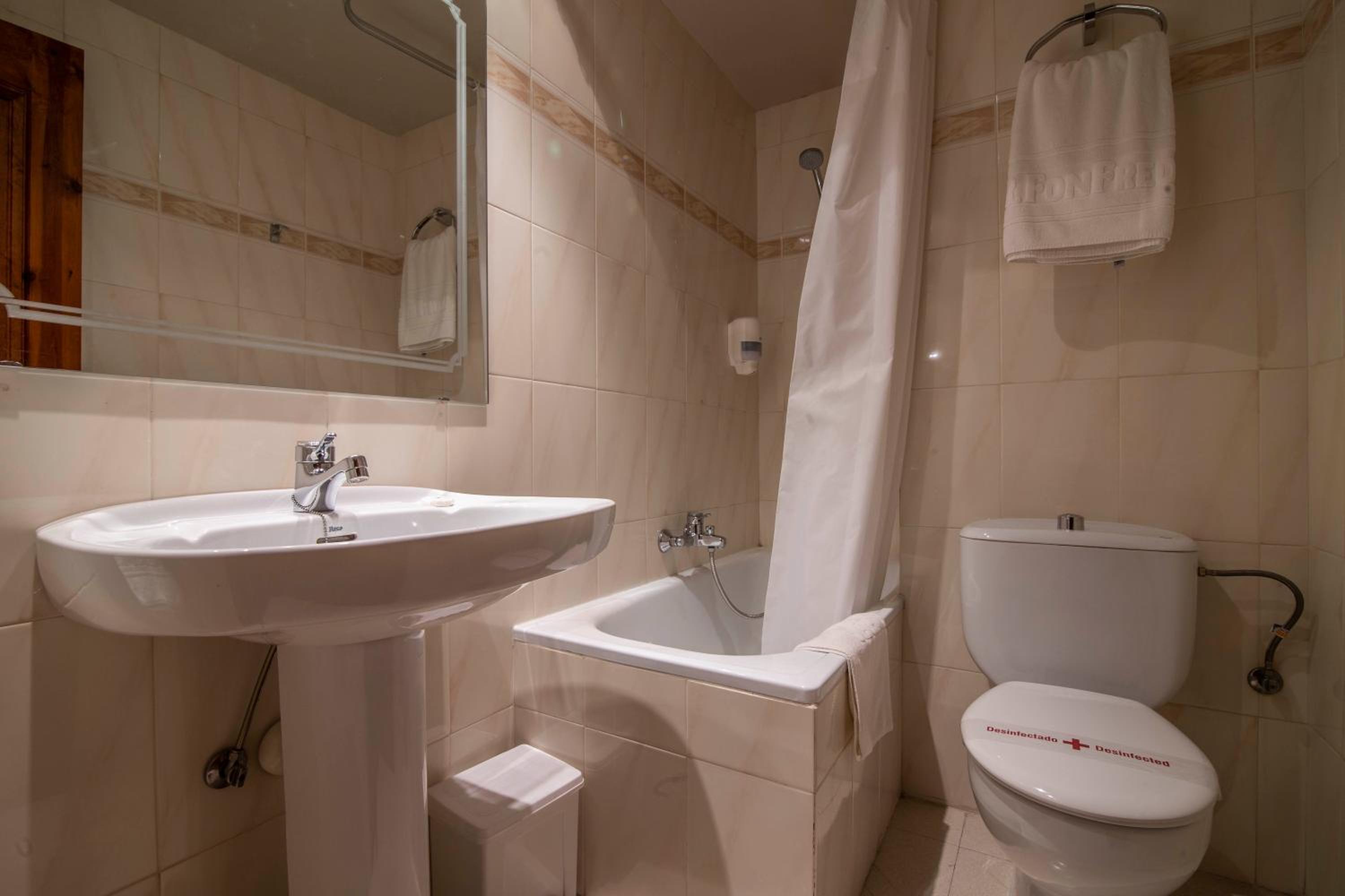Single Room photo 2