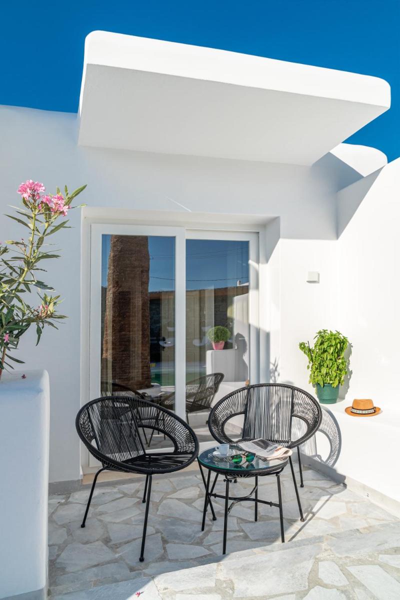 Deluxe Triple Room with Pool View