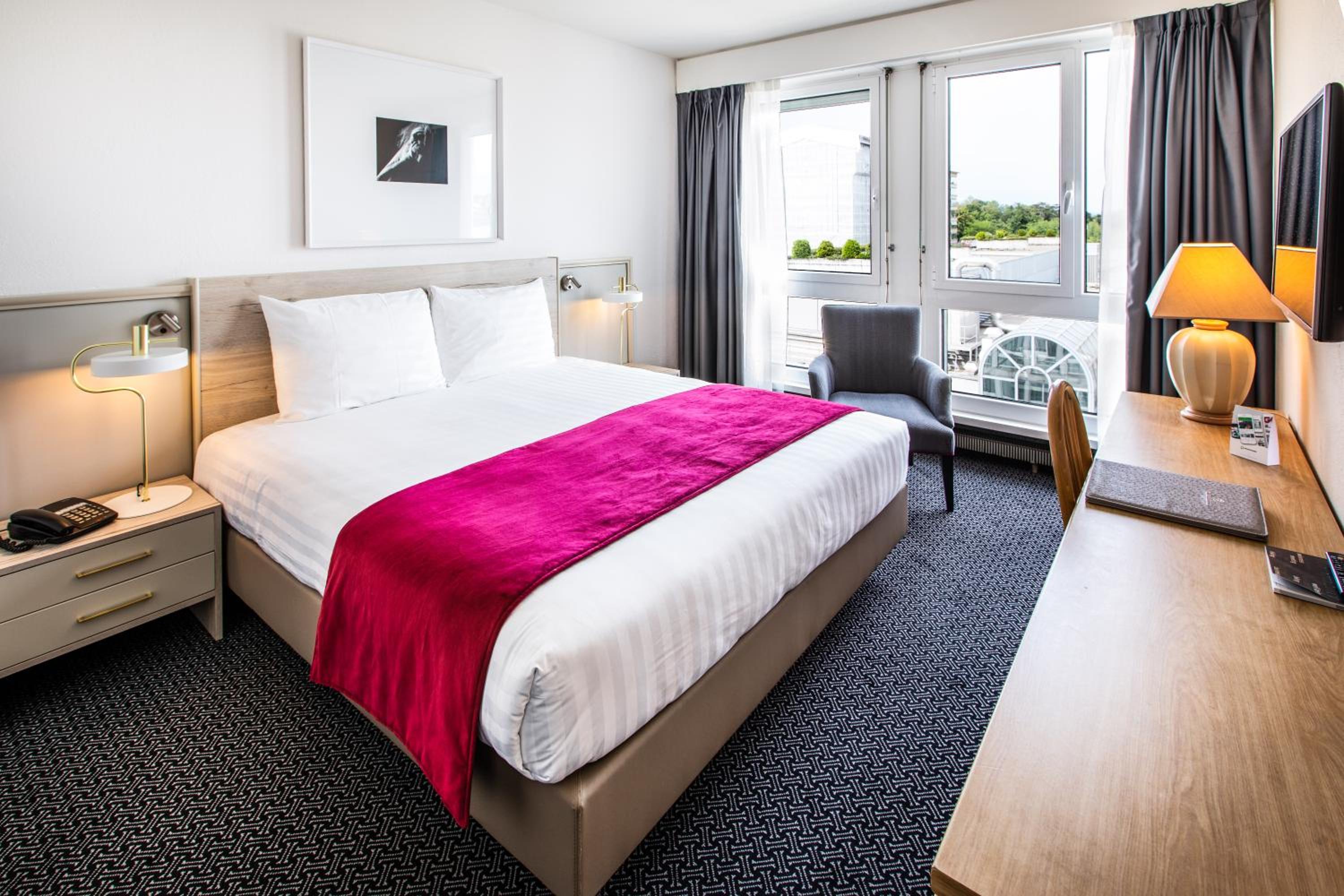 Premium Double Room with Kitchenette - Photo 1