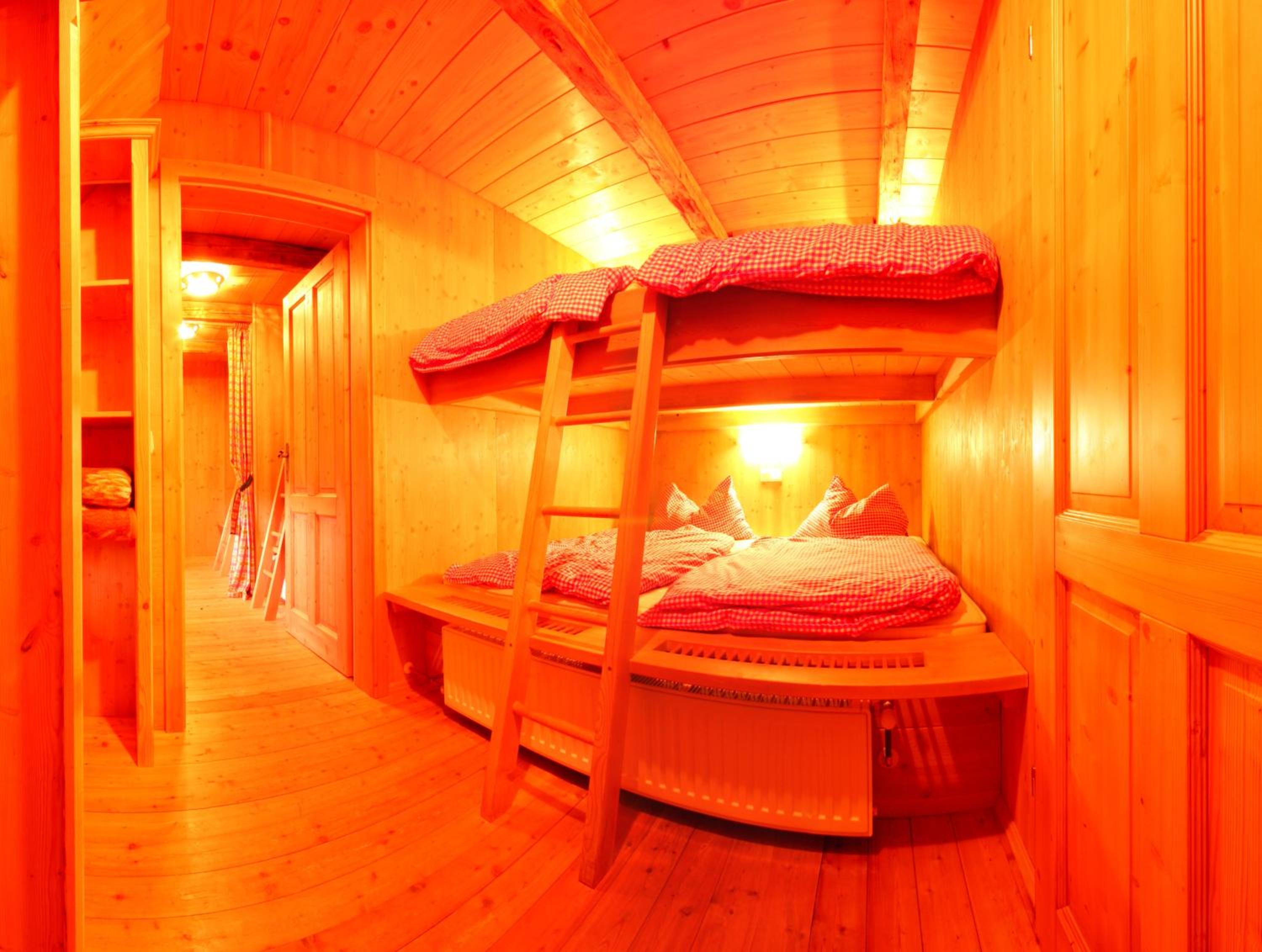 Chalet (12 Adults) photo 1