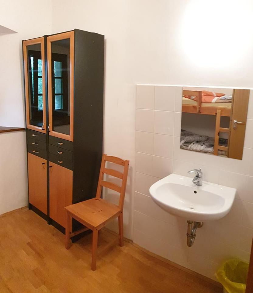 Economy Double Room - Photo 2