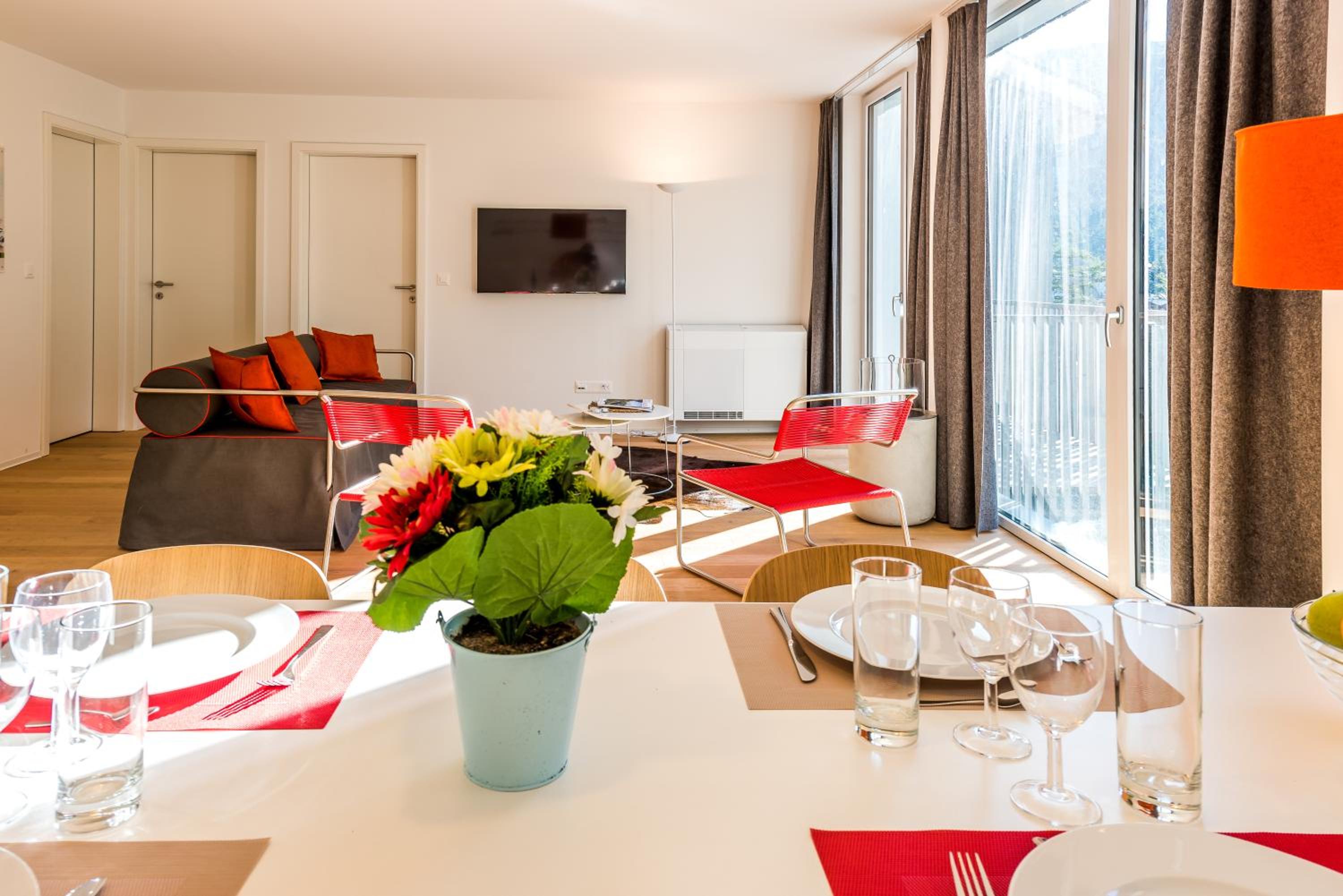 Apartment with Matterhorn view and balcony: 292 ft²/958 ft²
