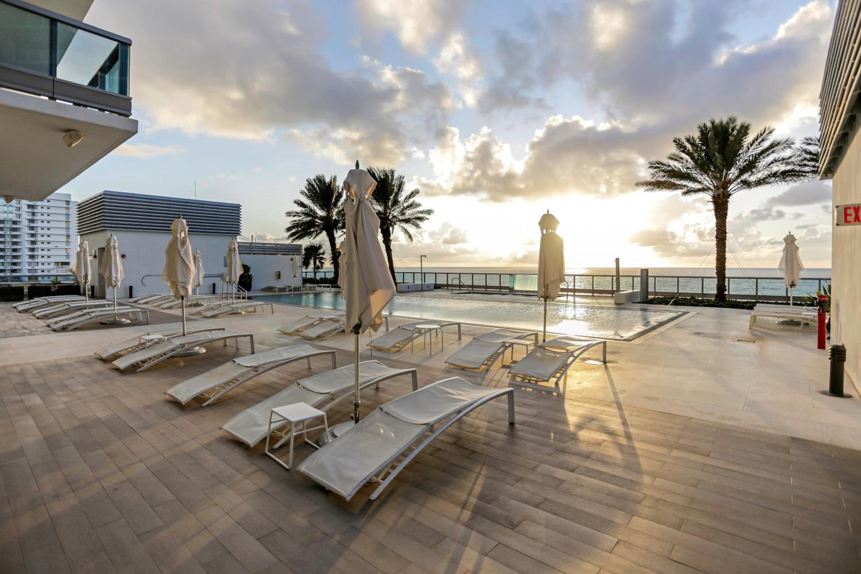 Luxury Beachfront Apartment thumbnail 6
