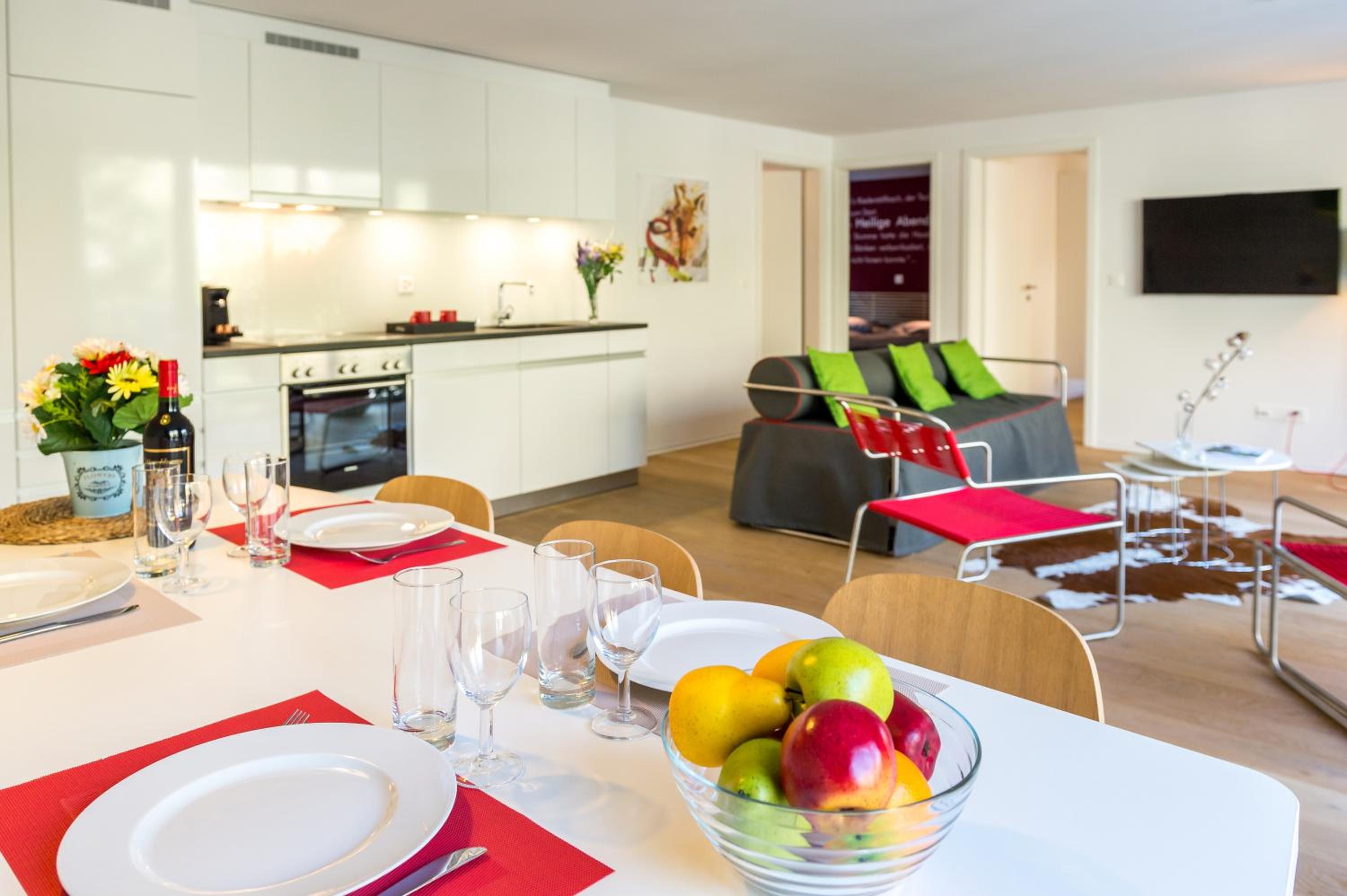 Apartment with Matterhorn view and balcony: 292 ft²/958 ft²