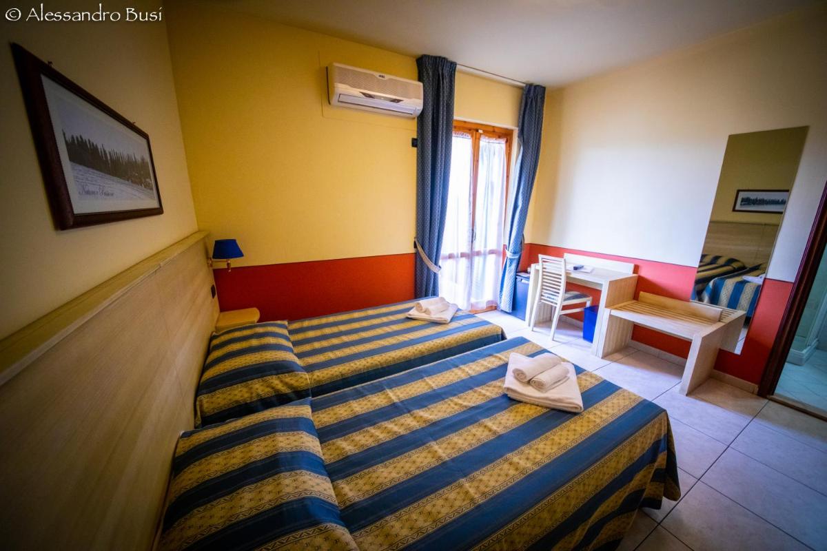 Double or Twin Room - Photo 9