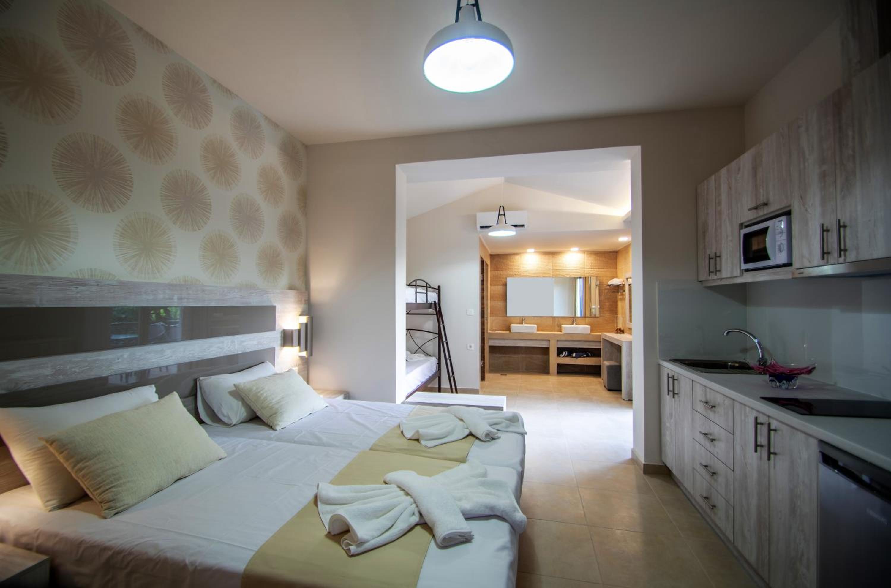 Junior Suite with Balcony photo 1
