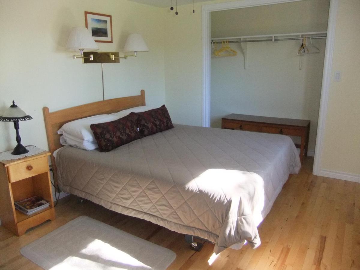 Queen Room with Private External Bathroom  photo 3