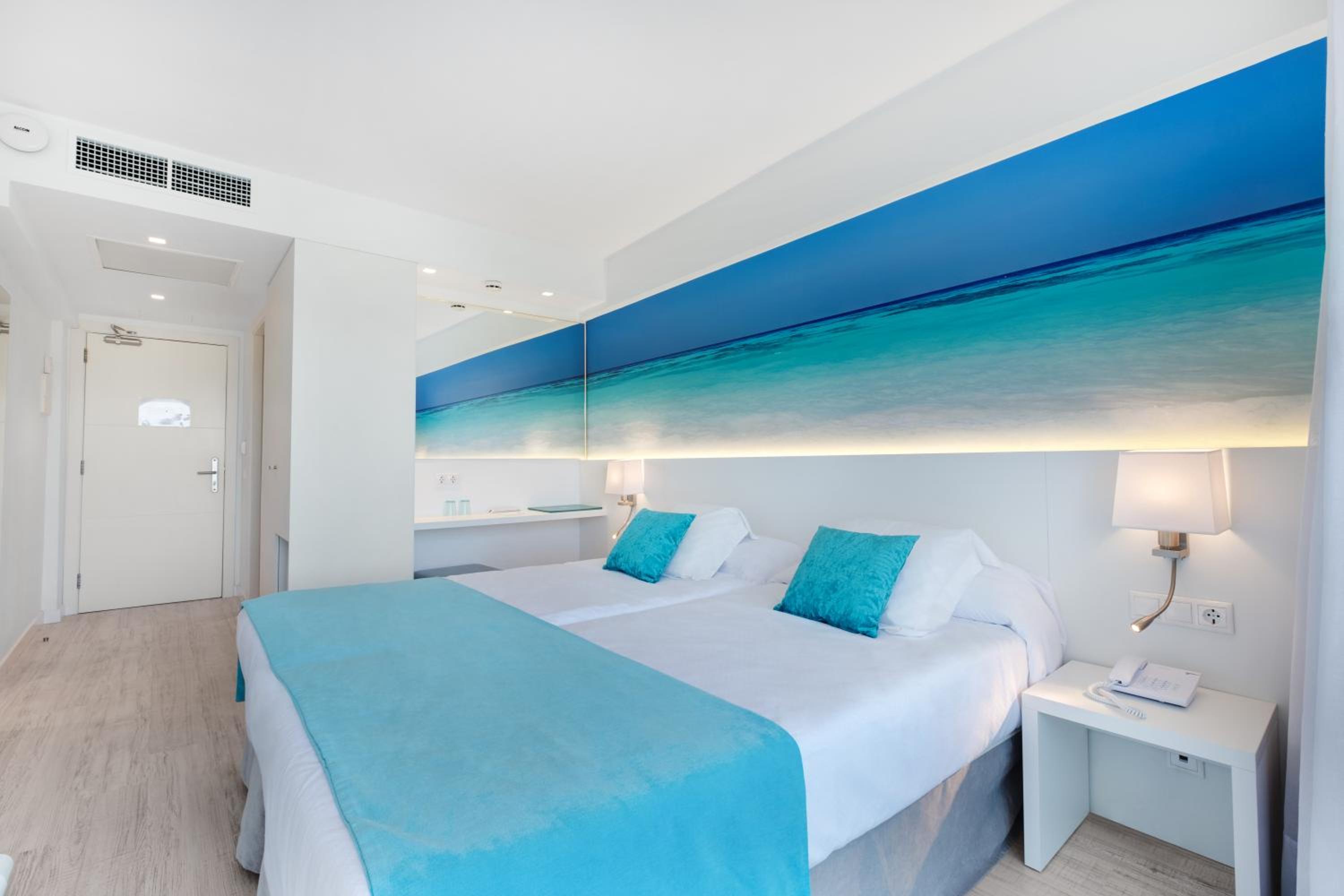 Habitación Doble Estándar o con Dos Camas Individuales.