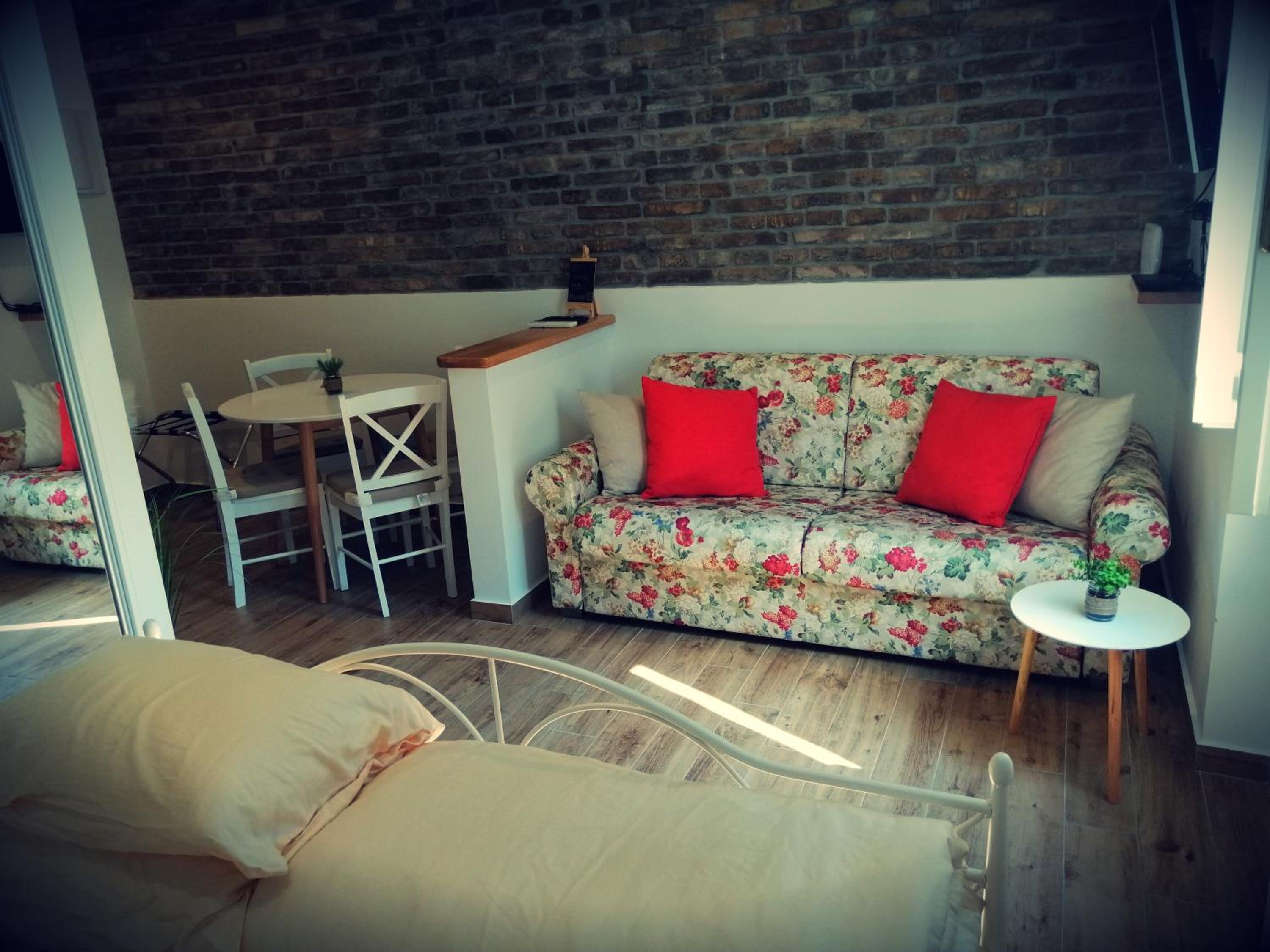 Studio Apartment photo 3