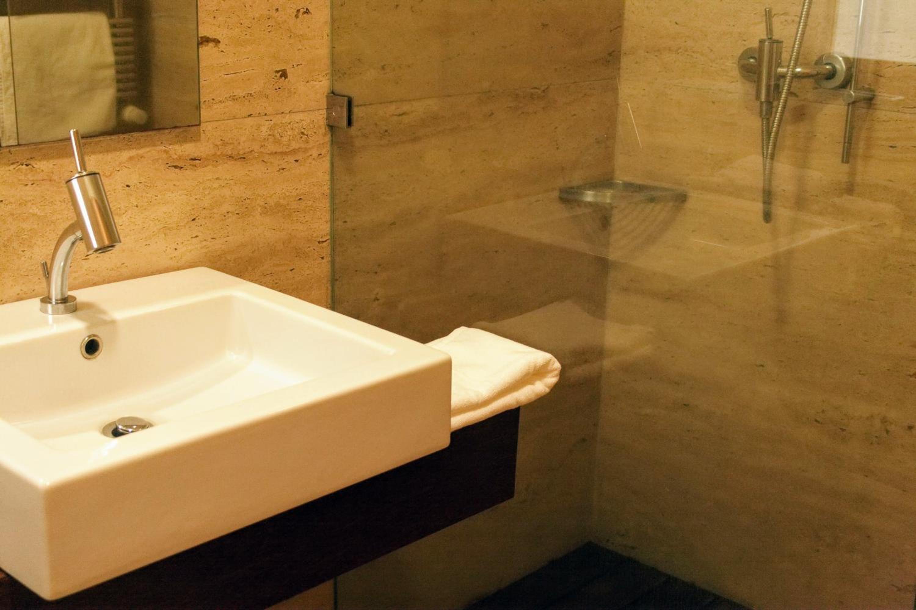 Deluxe Double Room With Shower photo 2