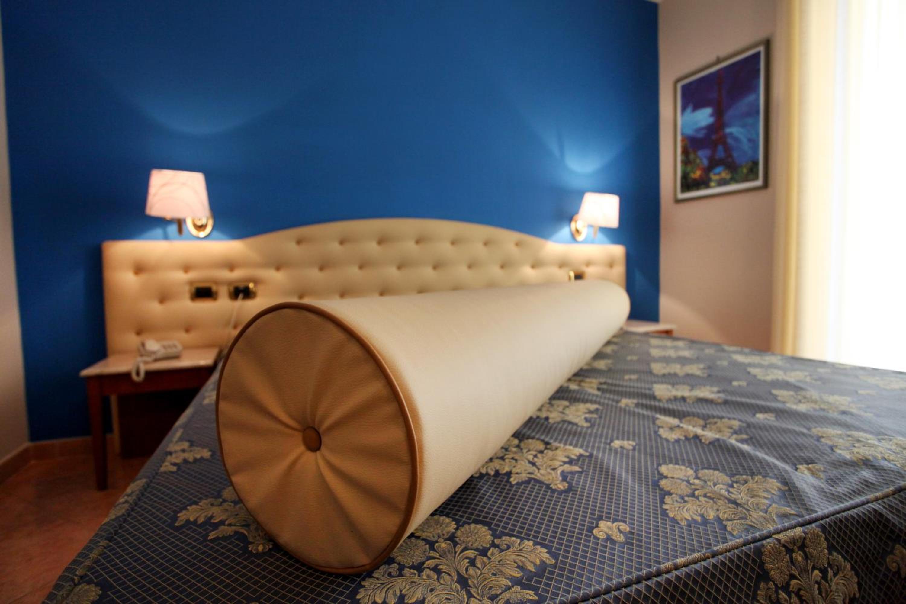 Double Room - Photo 5