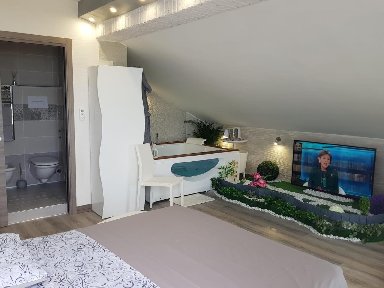 King Room with Spa Bath - Photo 1