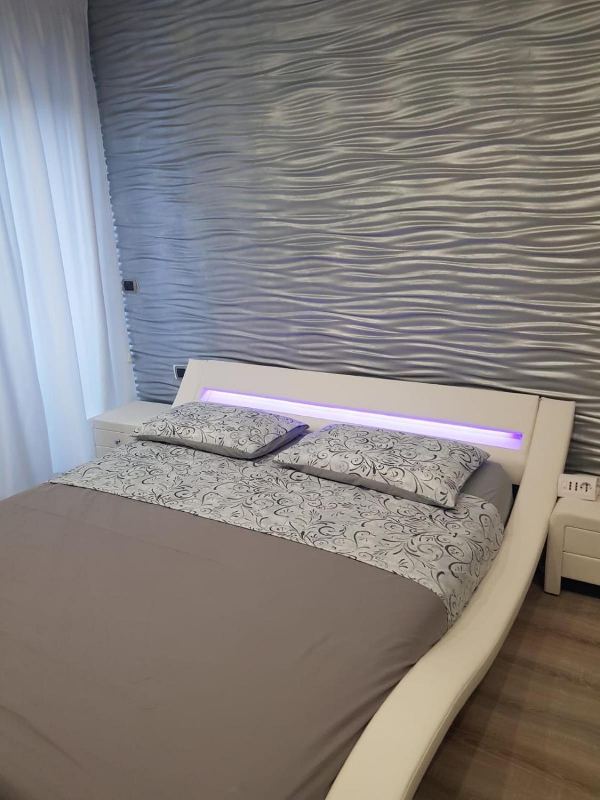 King Room with Spa Bath - Photo 4