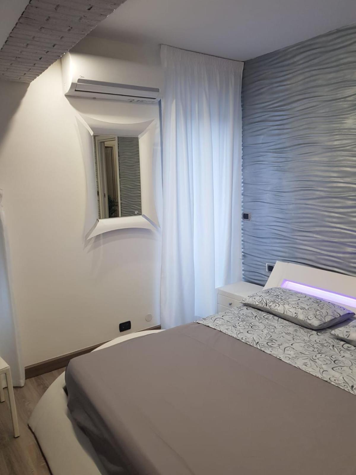 King Room with Spa Bath - Photo 6
