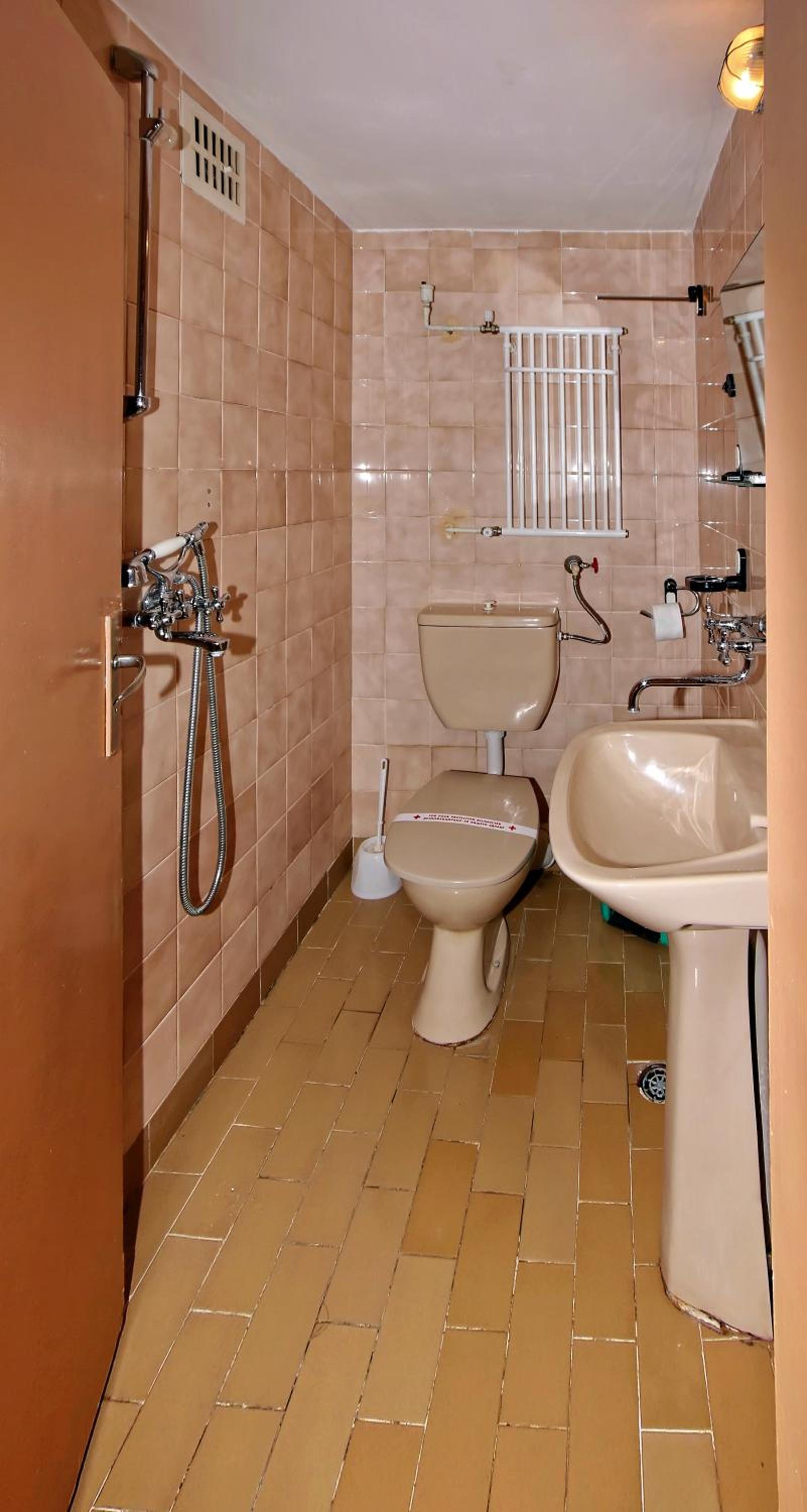 Double Room with Balcony - Photo 5