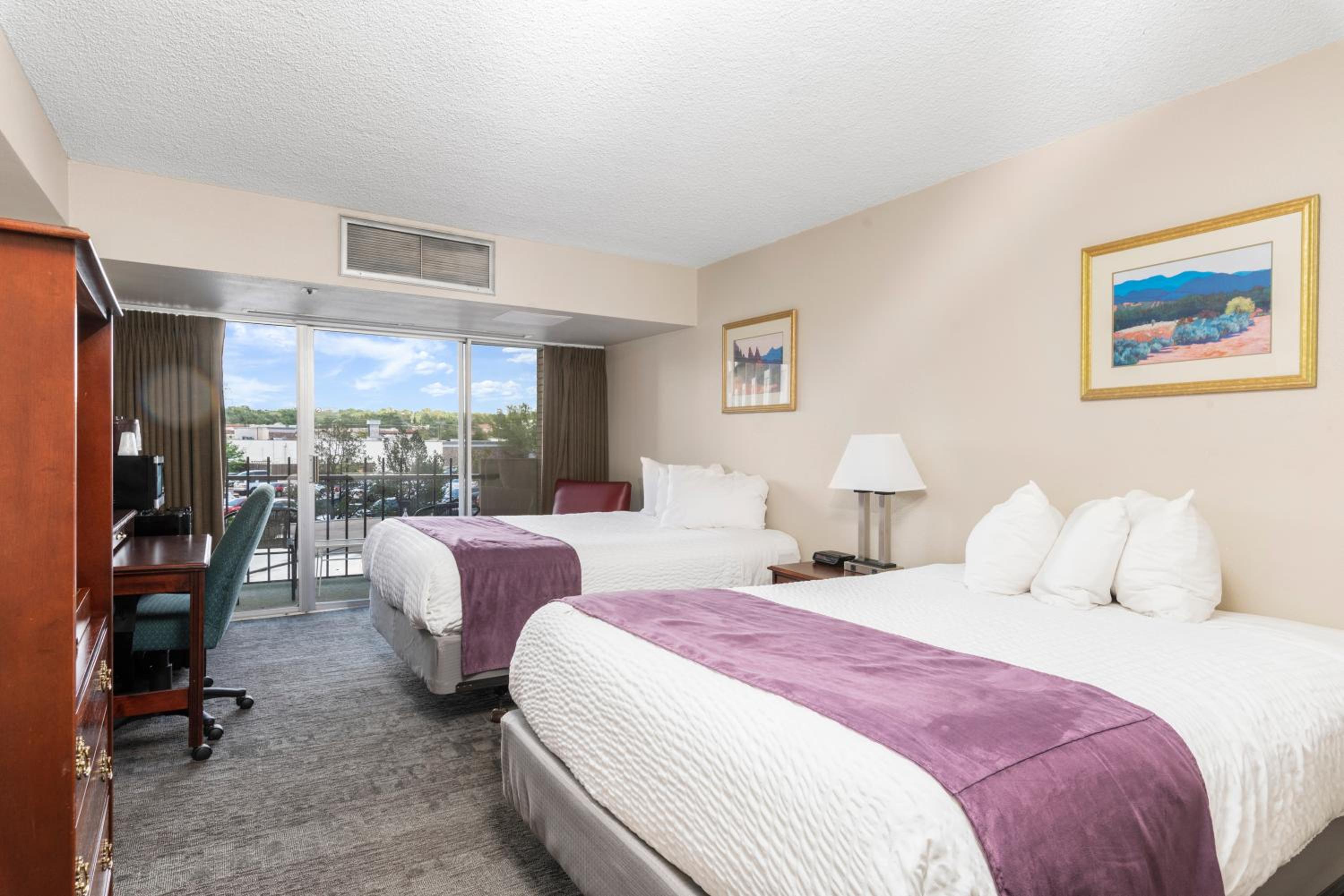 Satellite Hotel, Photo 3
