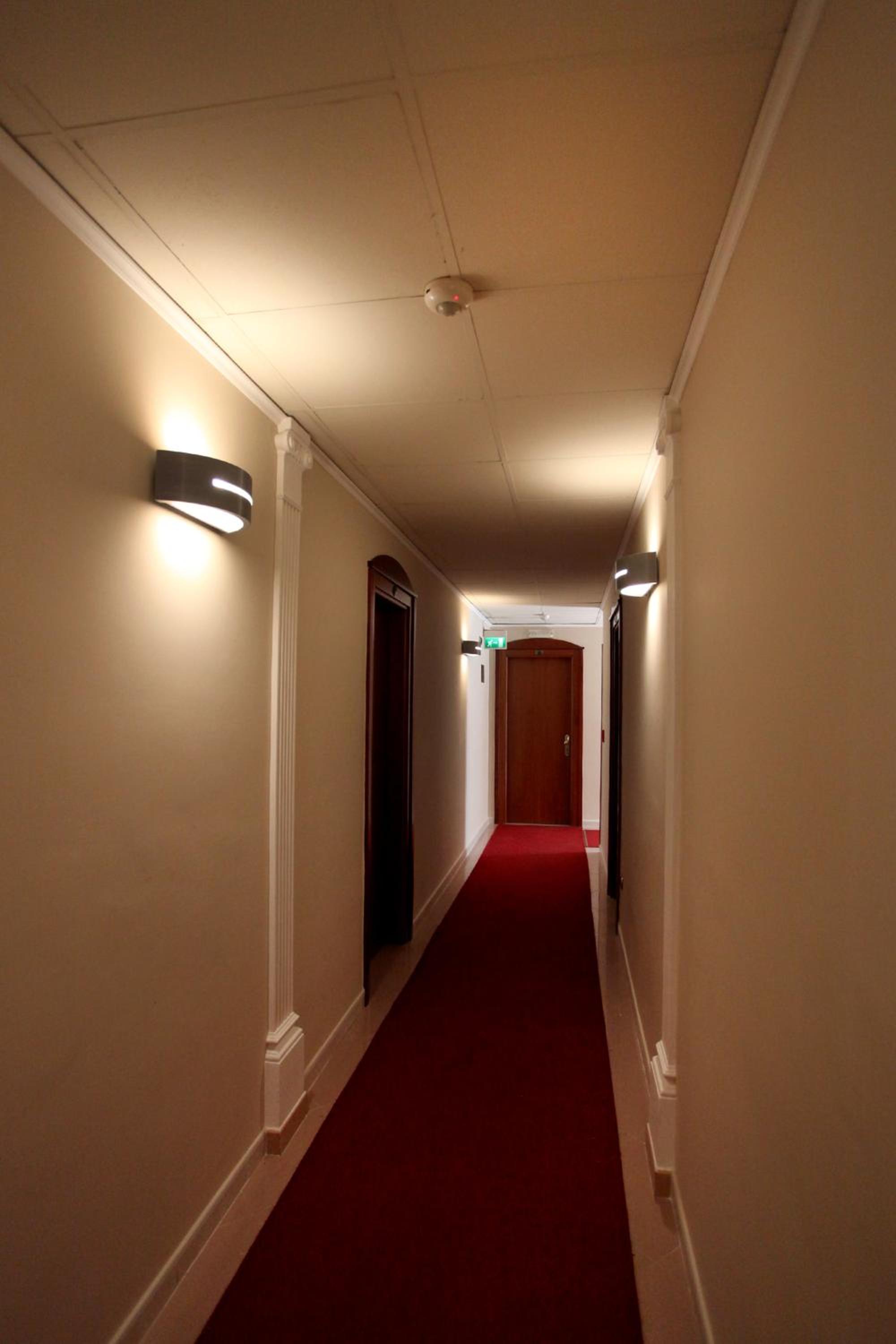 Twin Room - Photo 2