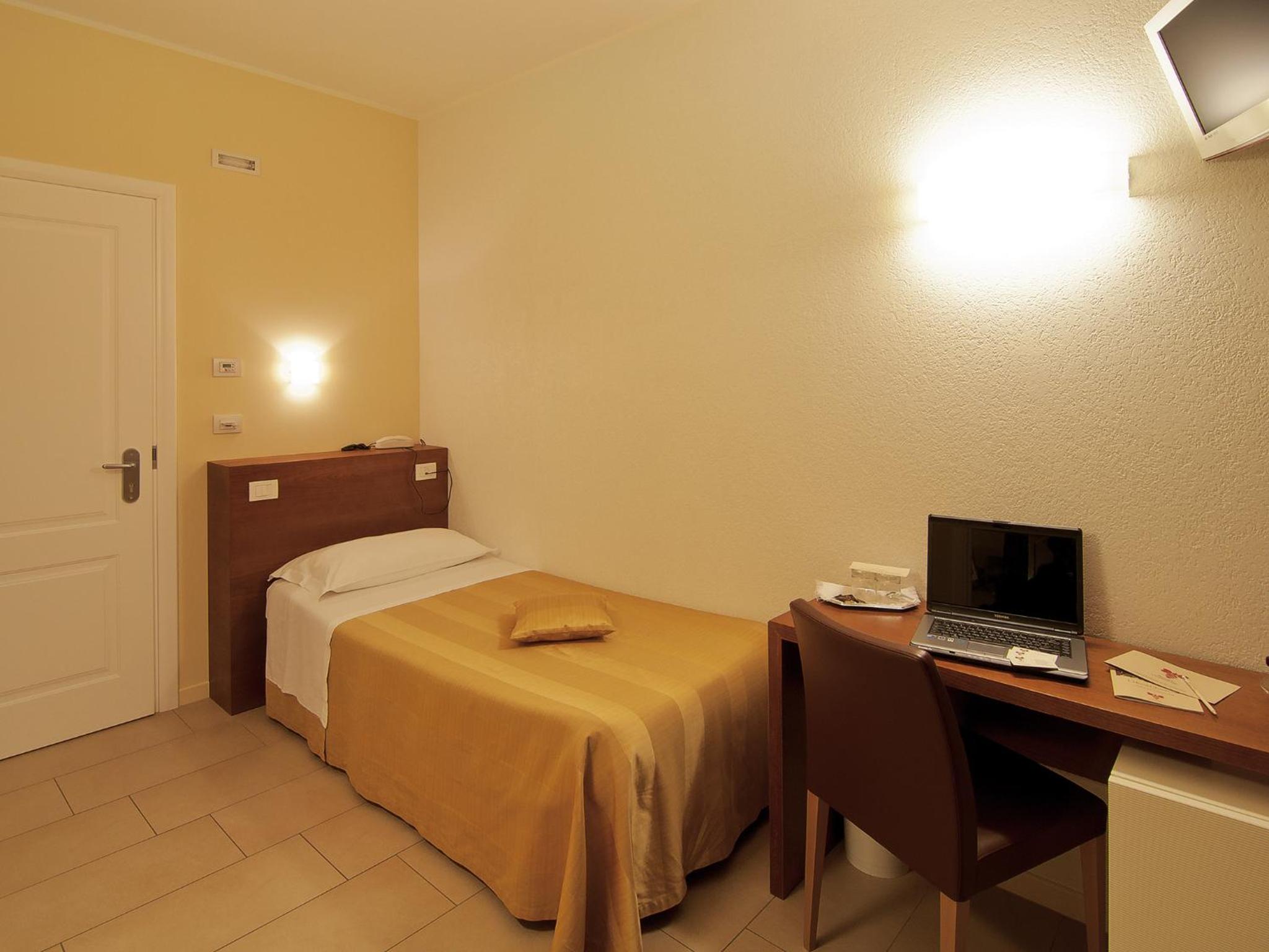 Single Room photo 1