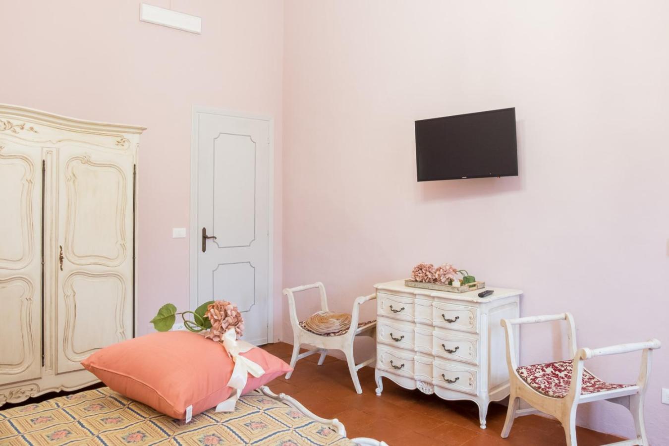 Family Room - Photo 4