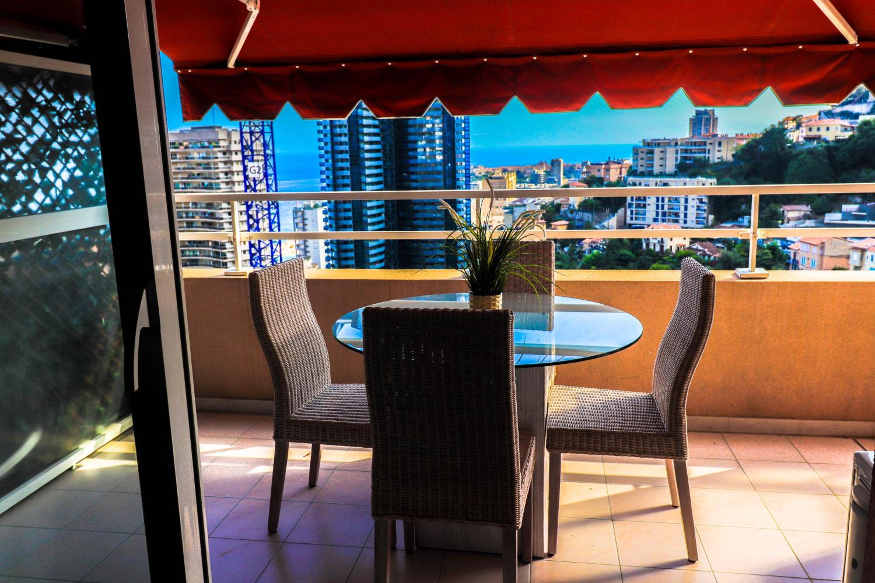 Balcony & Terrace