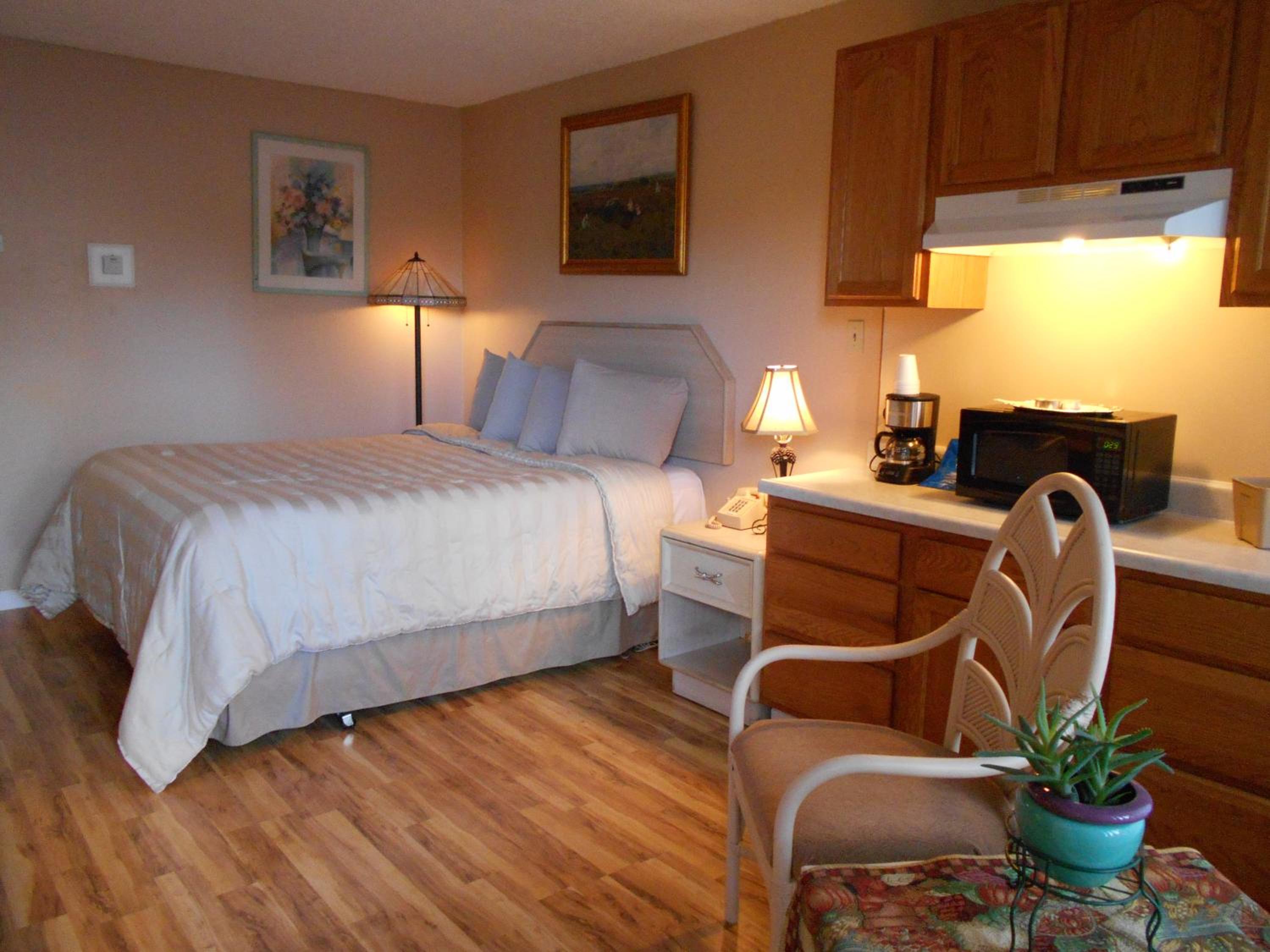 Queen Room photo 1