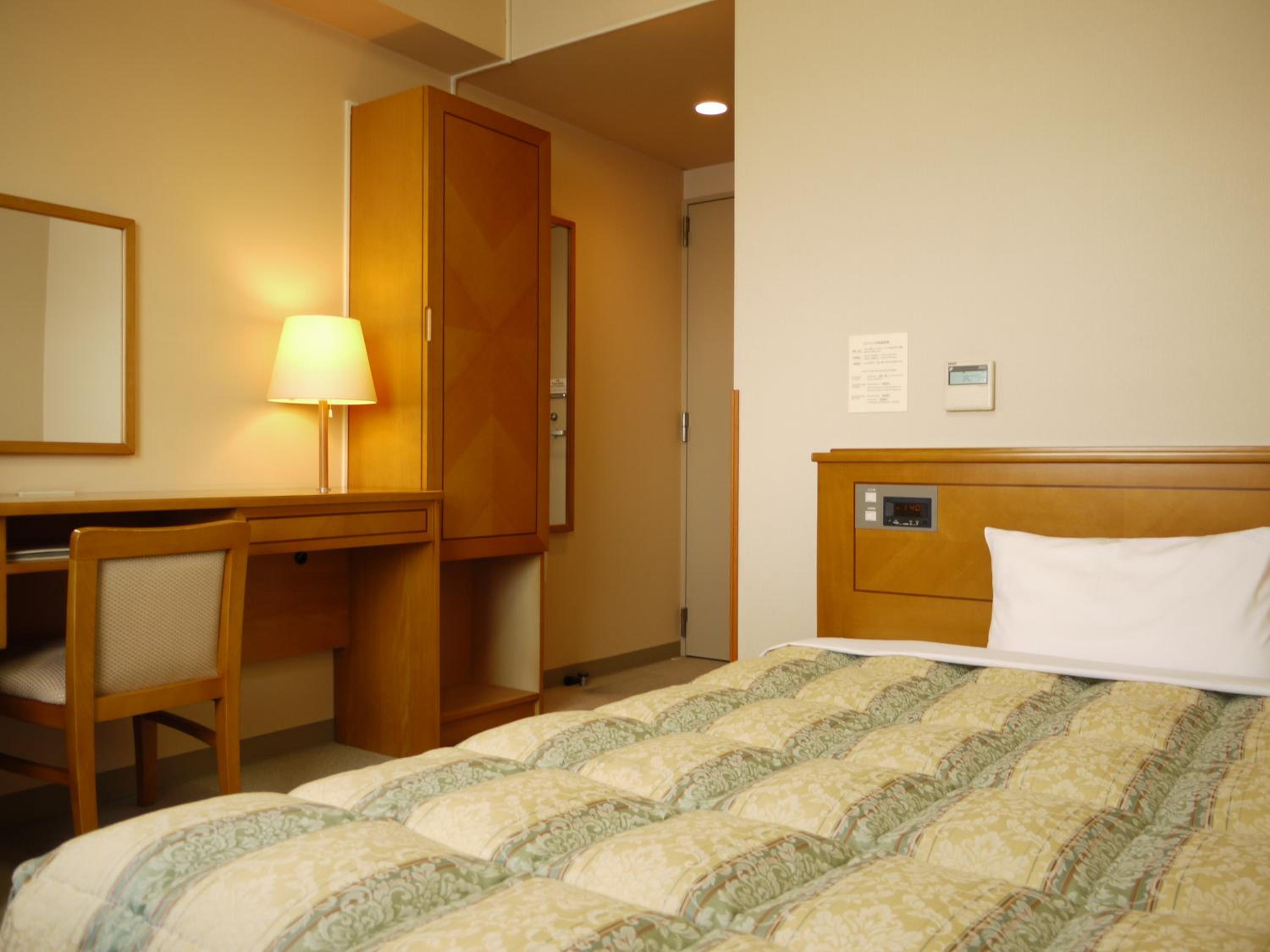 Single Room - Smoking photo 2